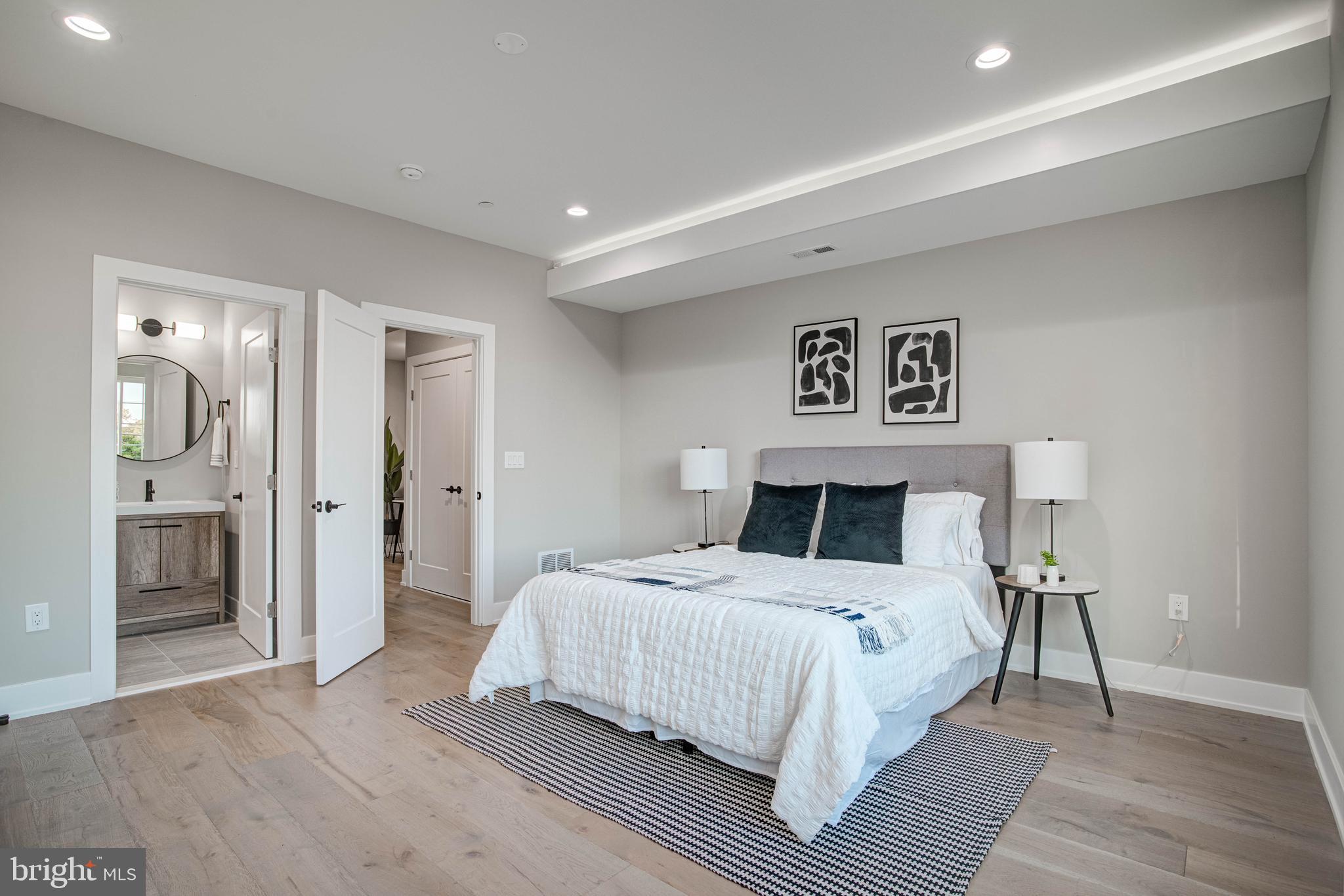 GIRARD ESTATES - Residential