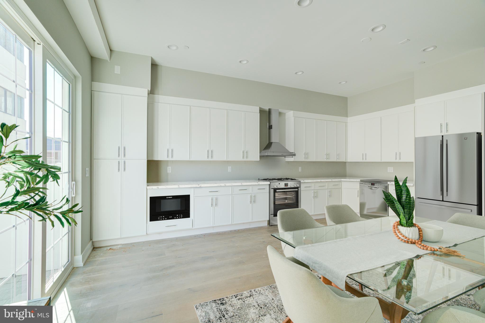 GIRARD ESTATES - Residential