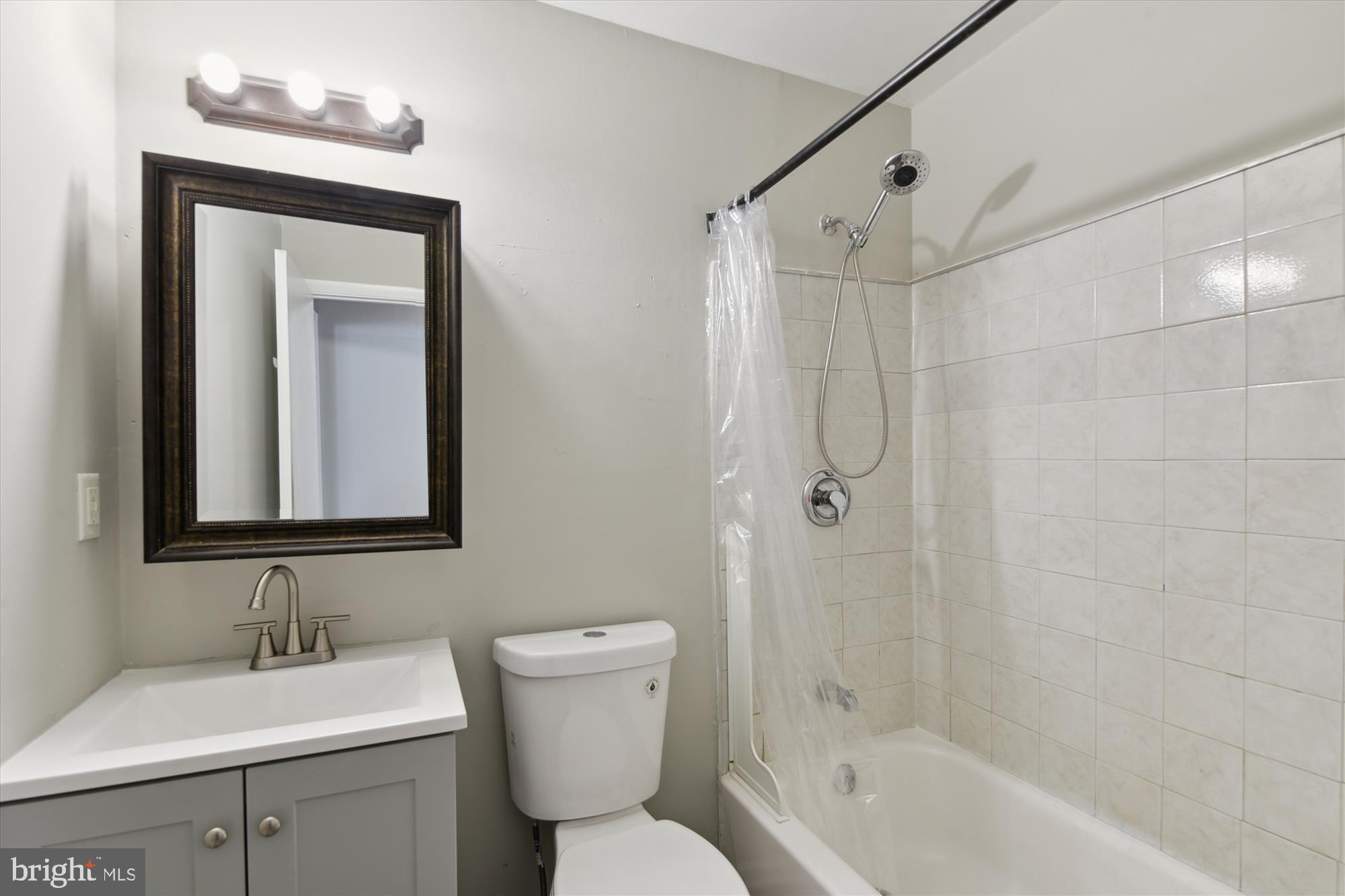 FRANKLIN RIDGE TOWNHOUSE - Residential