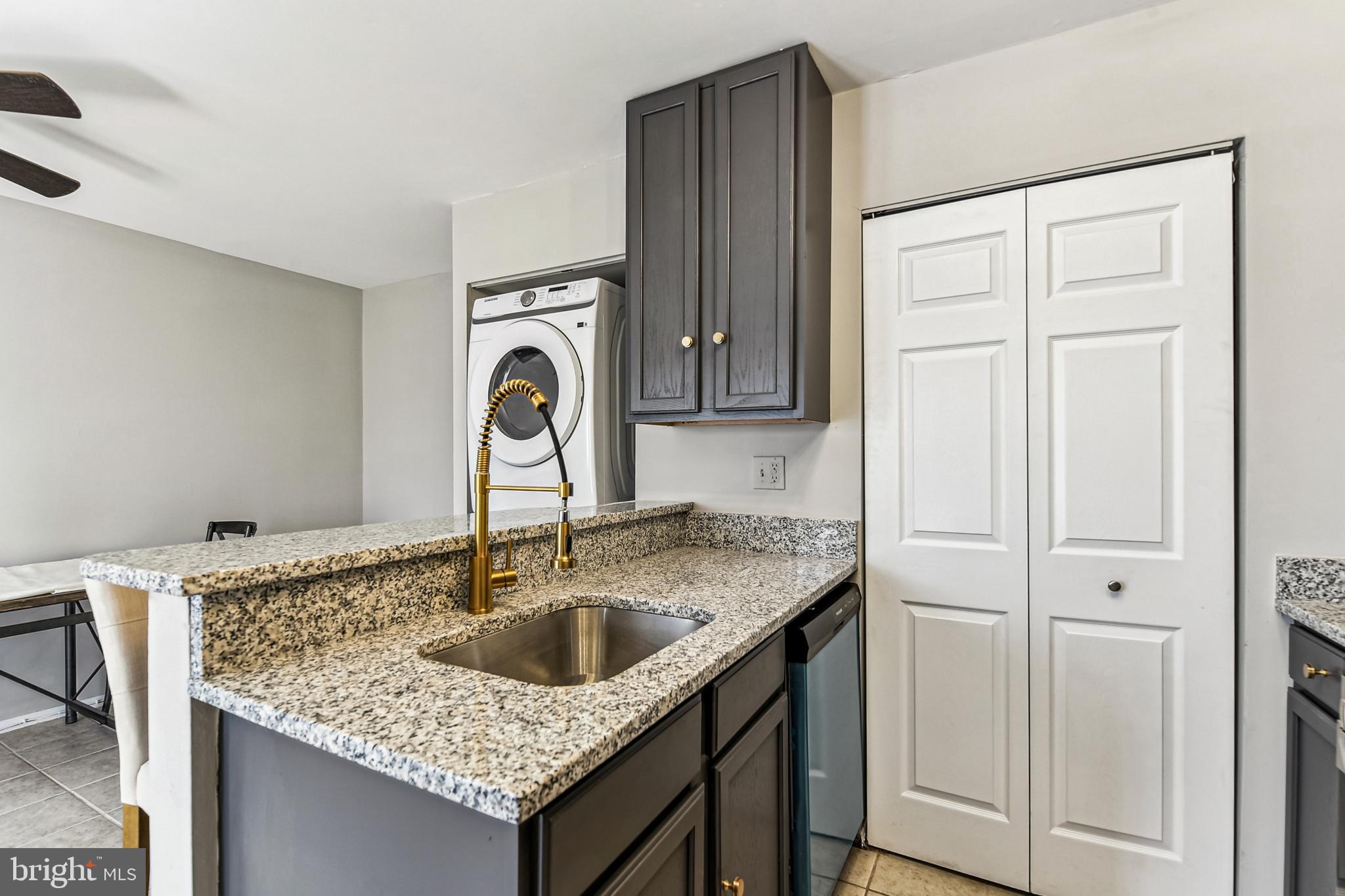 FRANKLIN RIDGE TOWNHOUSE - Residential