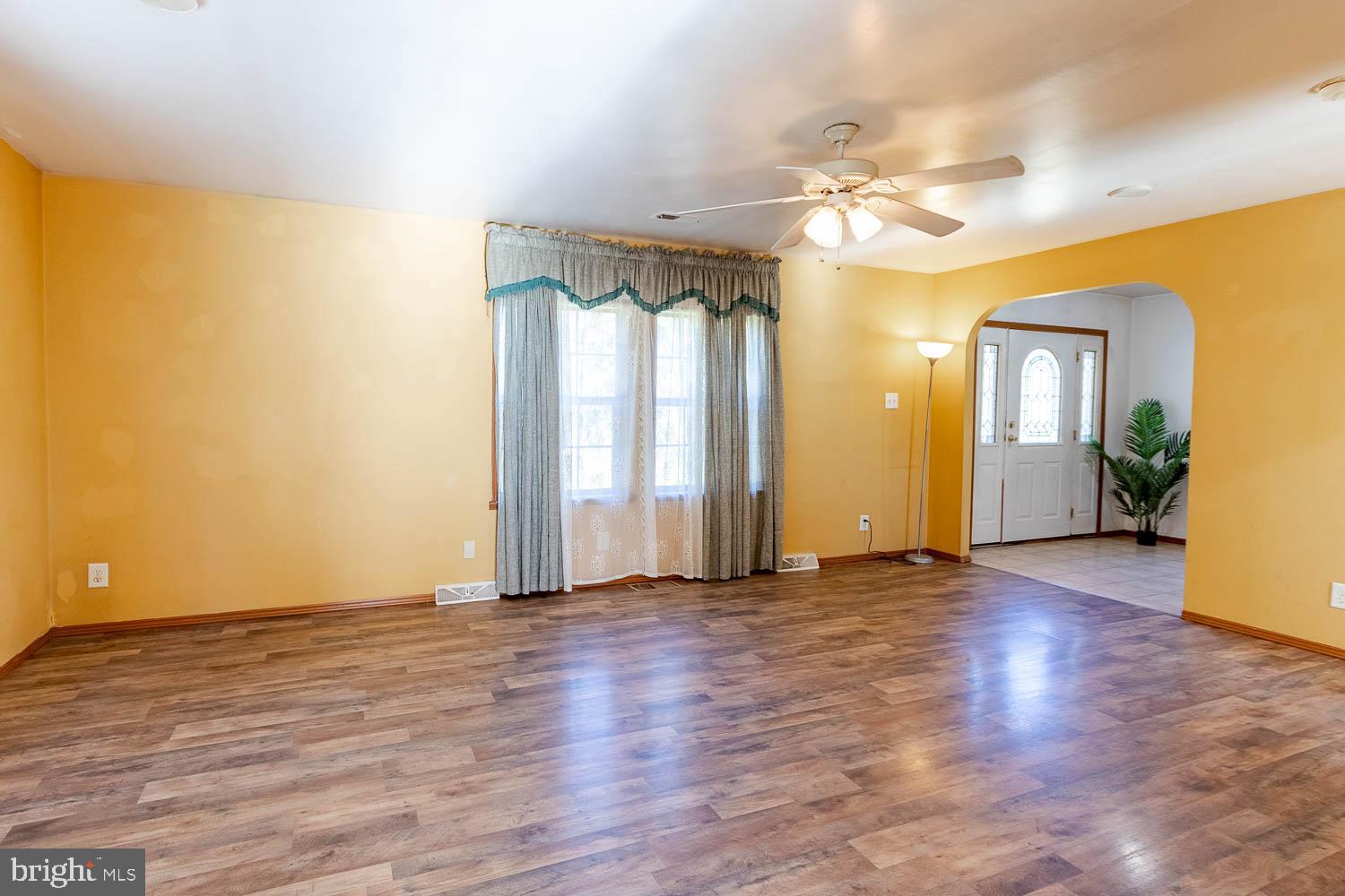 AARONSBURG - Residential