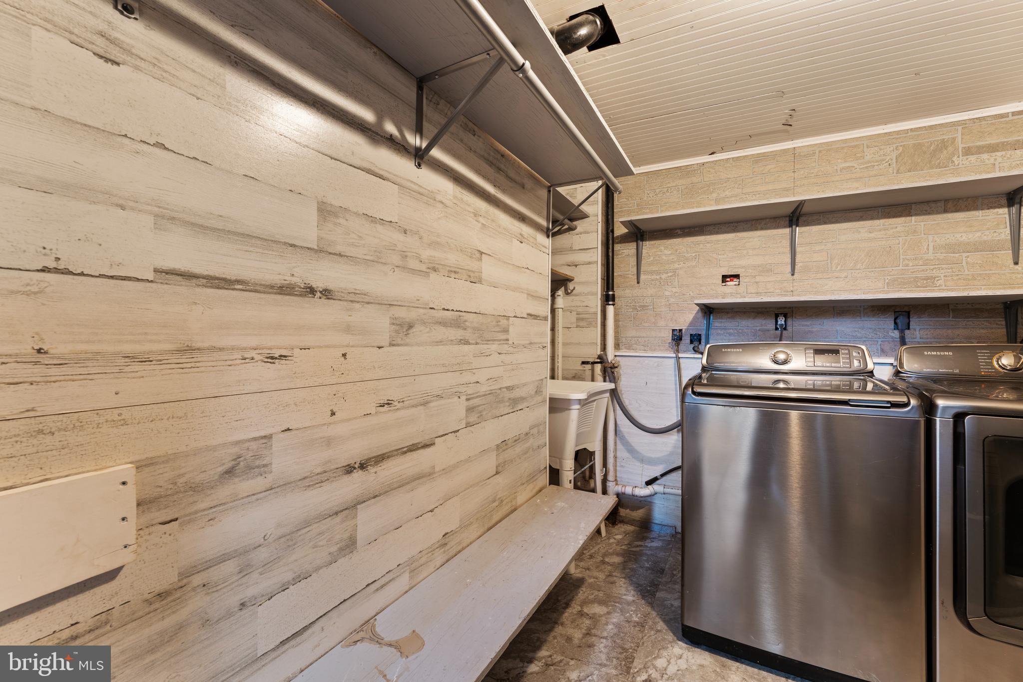 HILLCREST ORCHARDS - Residential