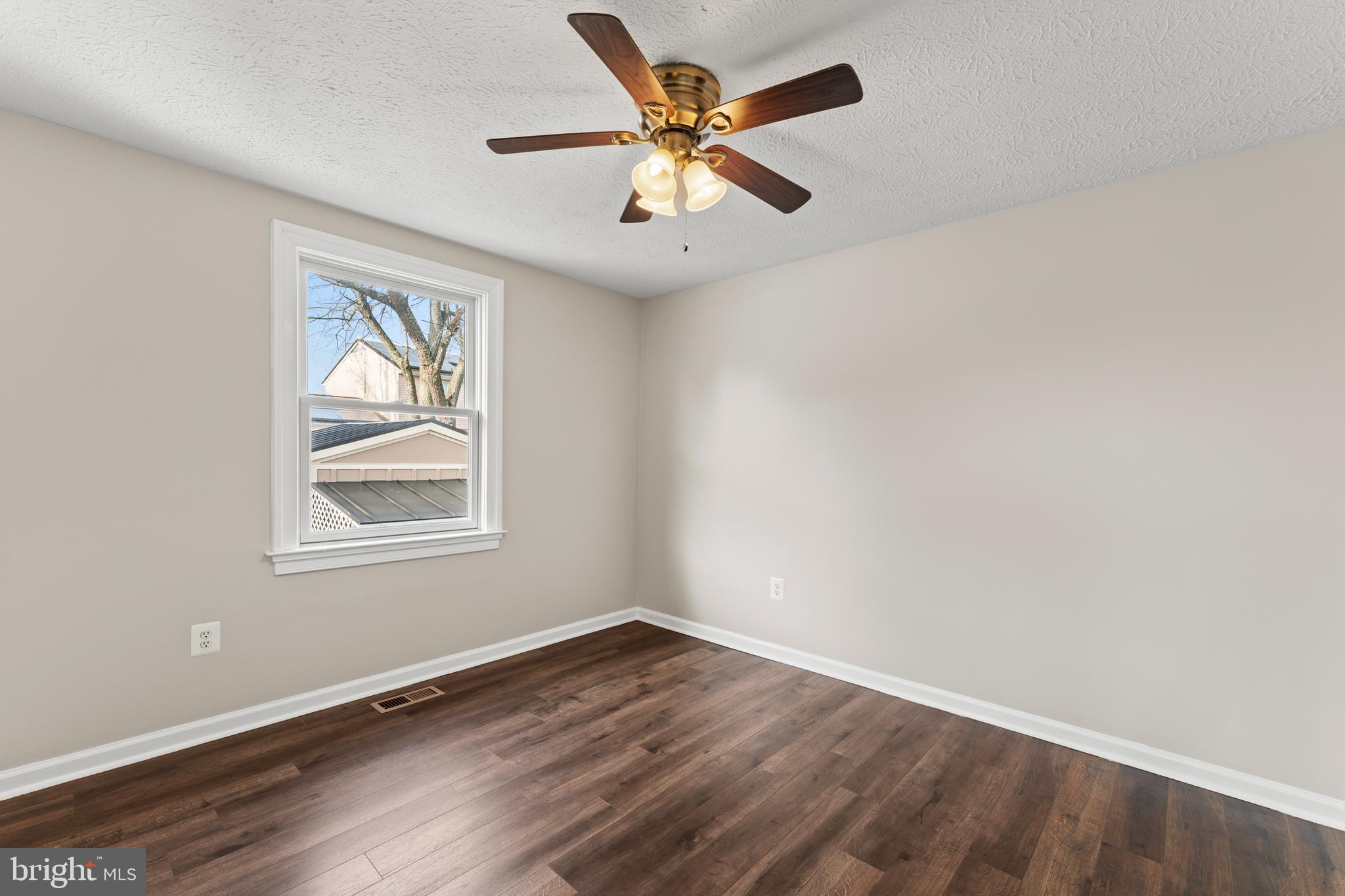 HILLCREST ORCHARDS - Residential