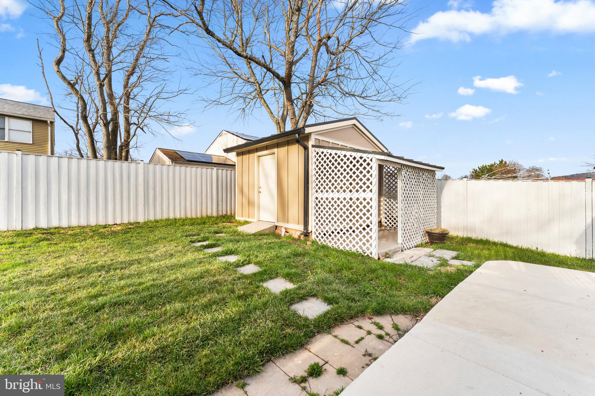 HILLCREST ORCHARDS - Residential