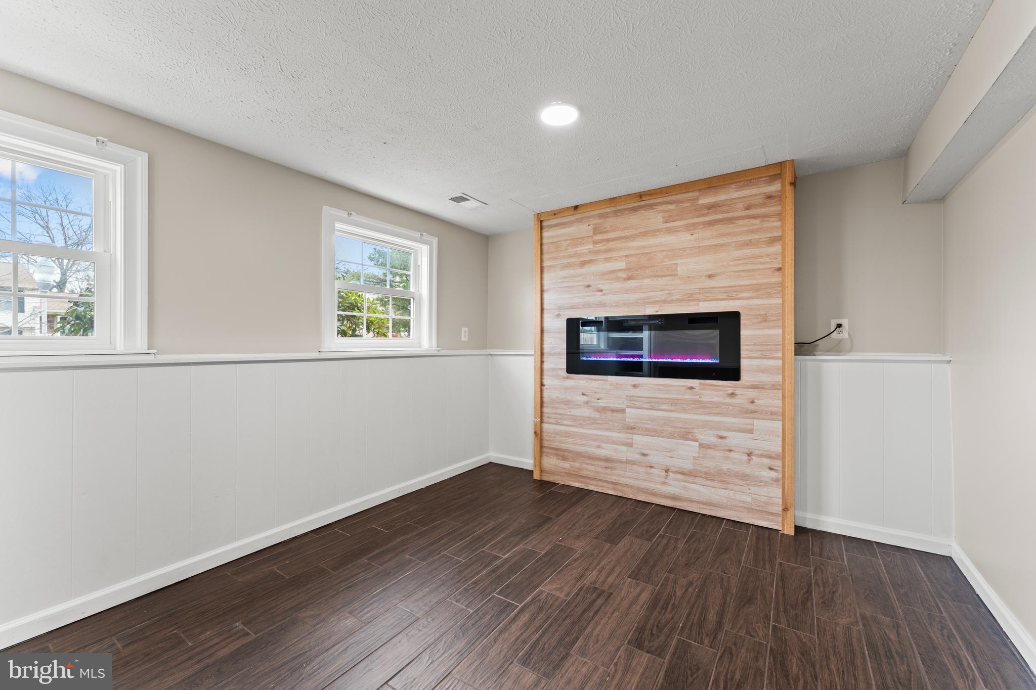 HILLCREST ORCHARDS - Residential