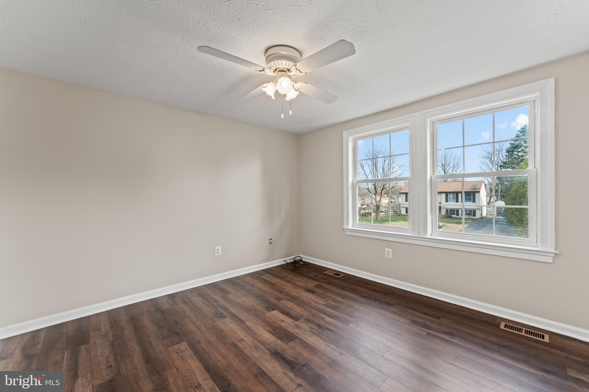 HILLCREST ORCHARDS - Residential