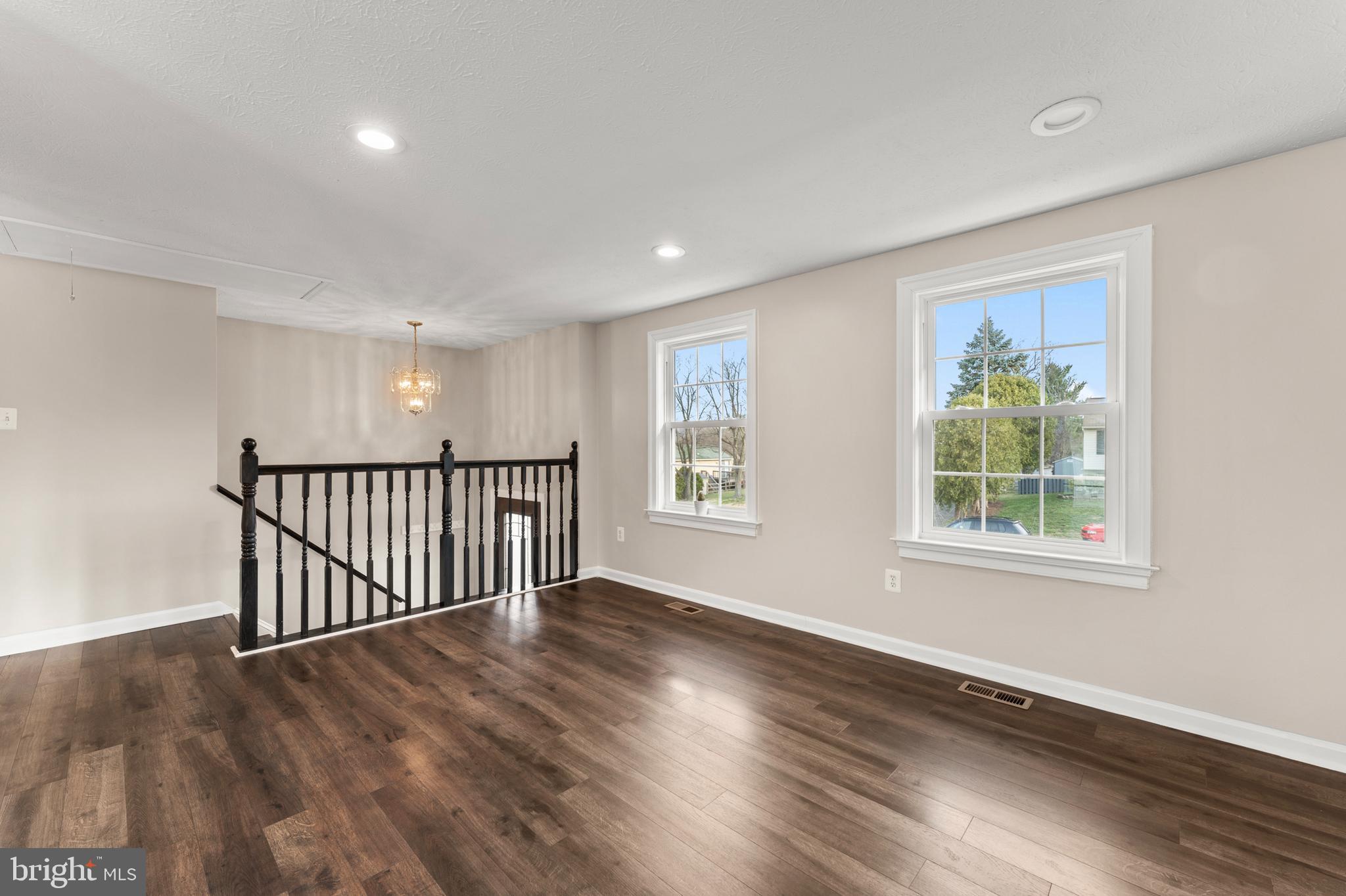 HILLCREST ORCHARDS - Residential