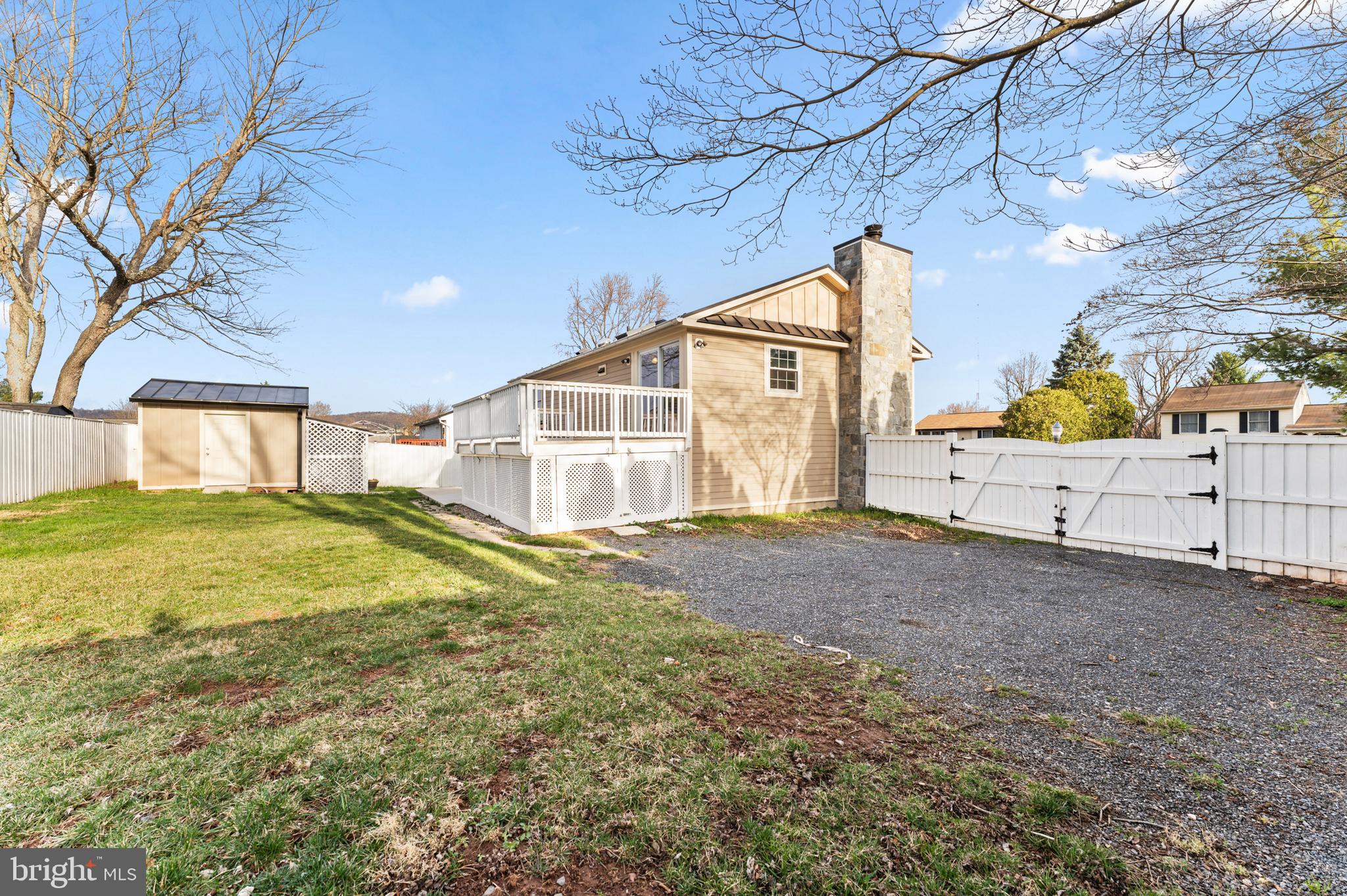 HILLCREST ORCHARDS - Residential