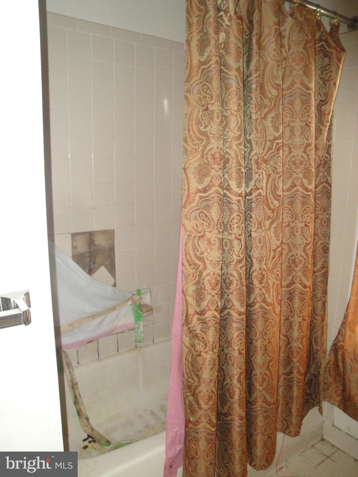 LAKEWOOD HILLS - Residential