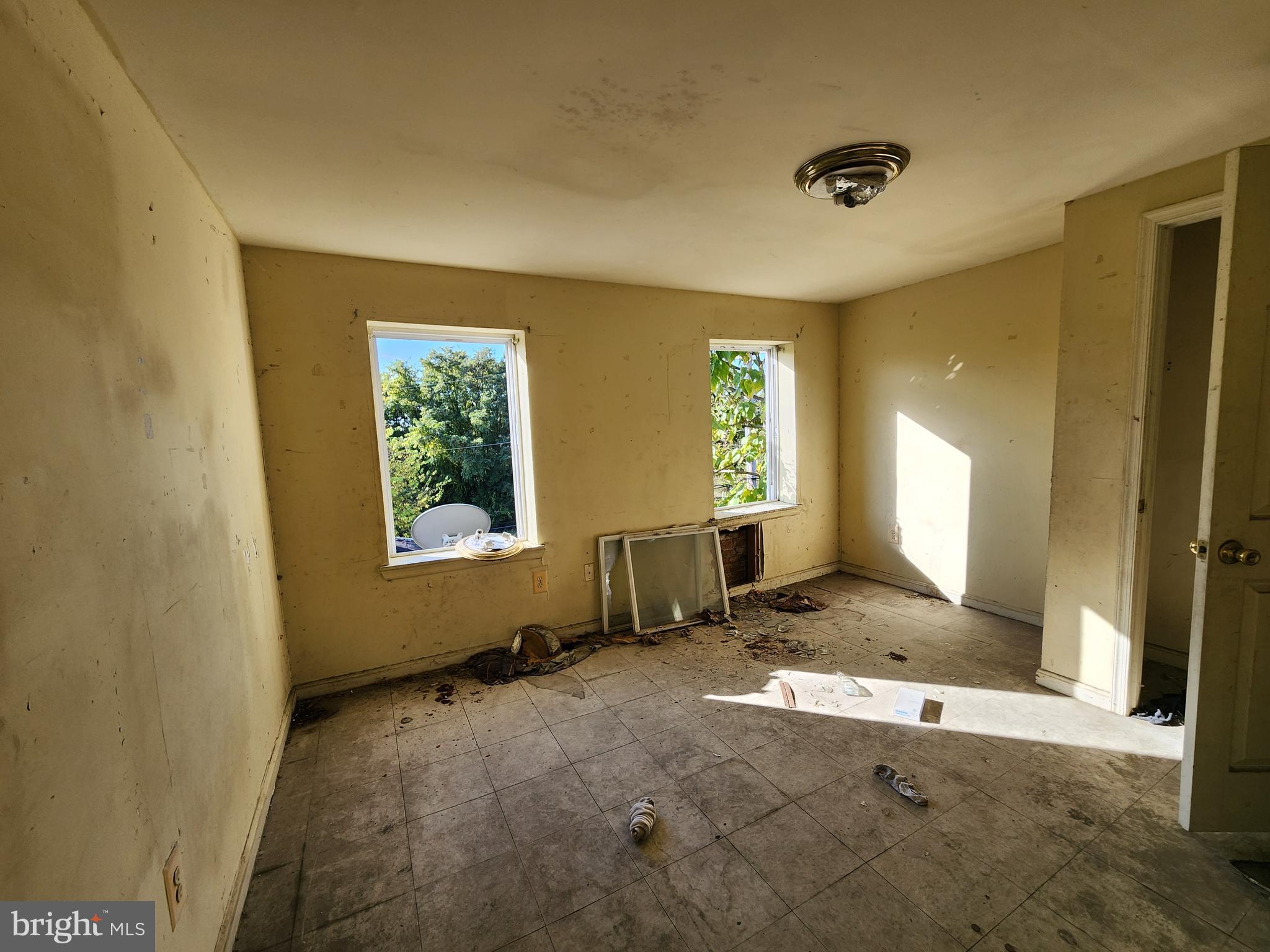 SANDTOWN-WINCHESTER - Residential