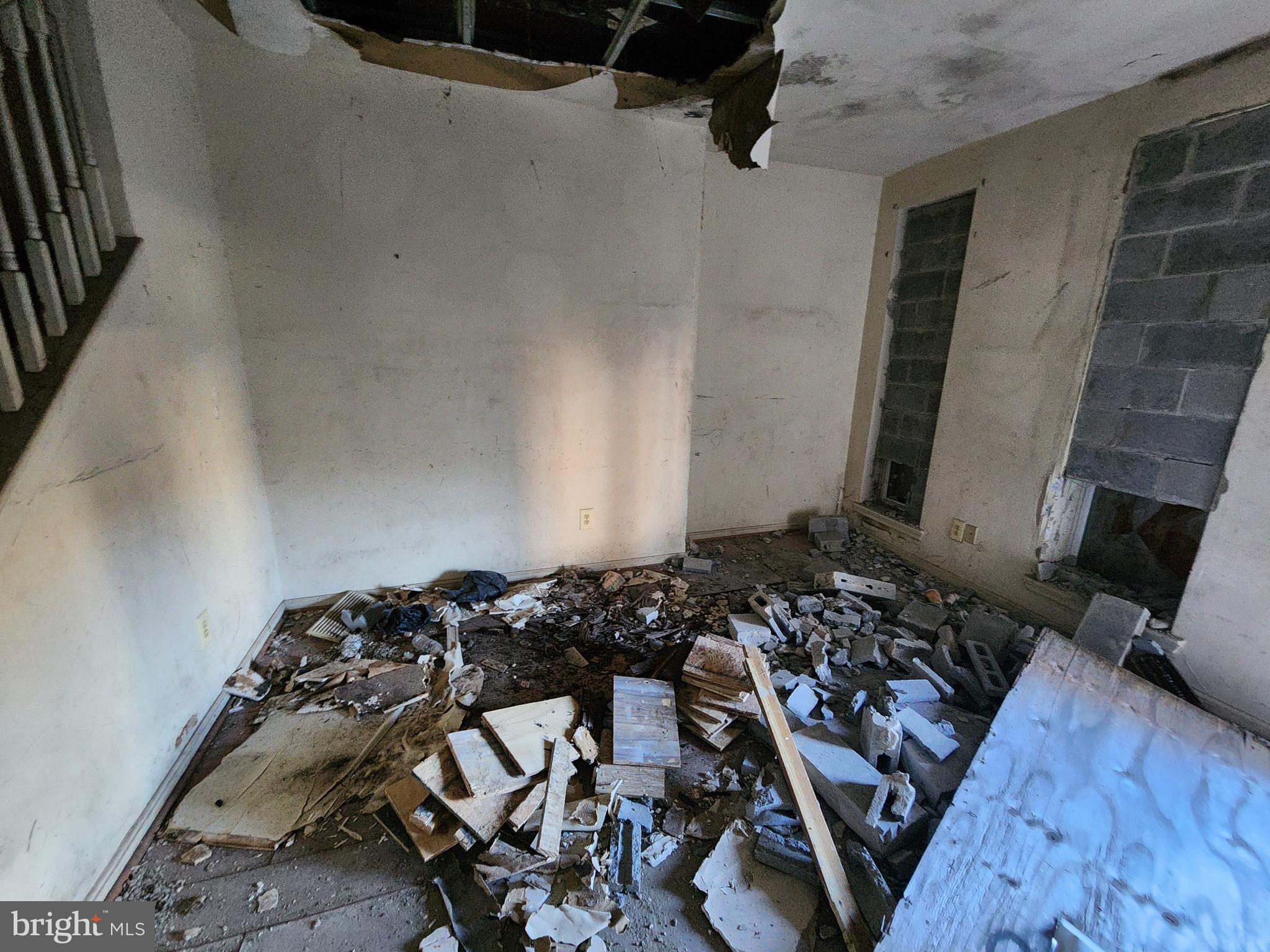 SANDTOWN-WINCHESTER - Residential