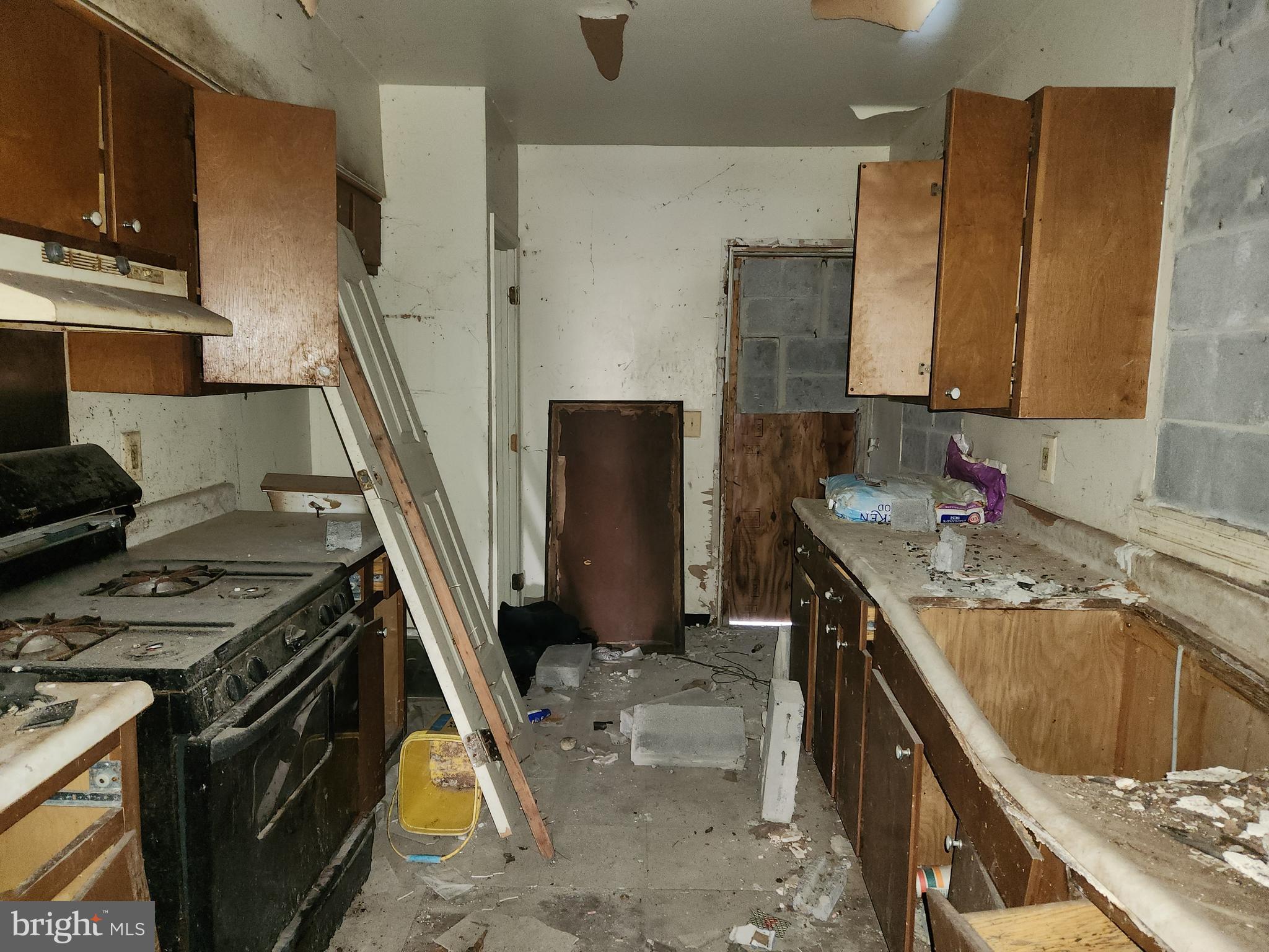 SANDTOWN-WINCHESTER - Residential