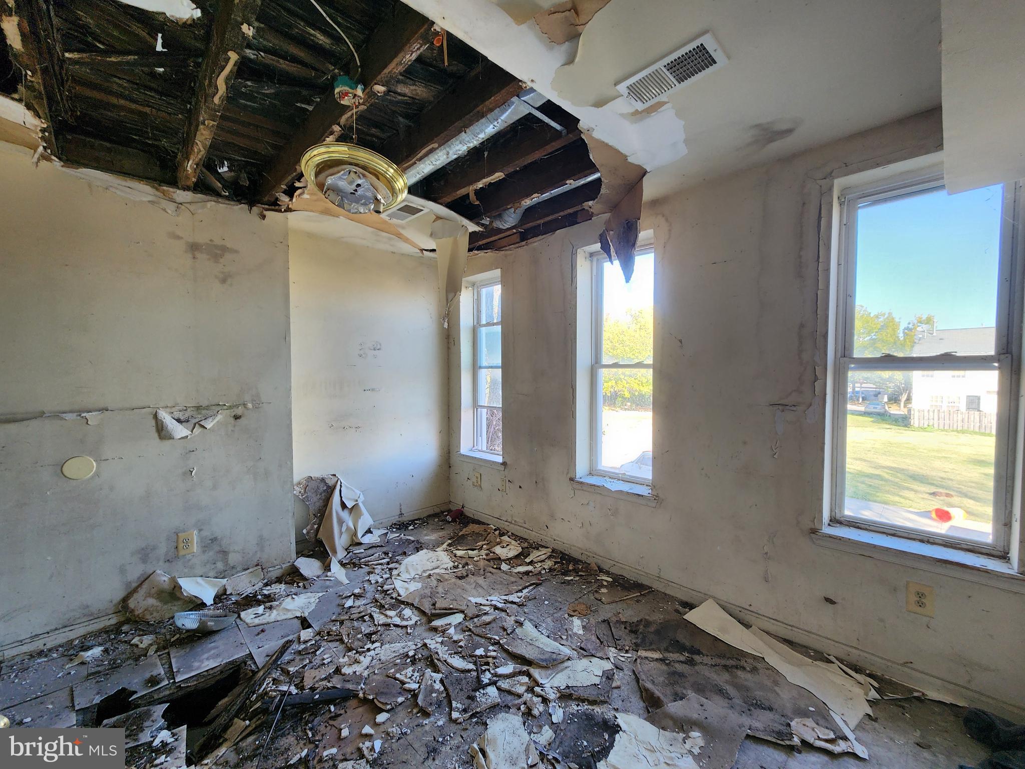 SANDTOWN-WINCHESTER - Residential