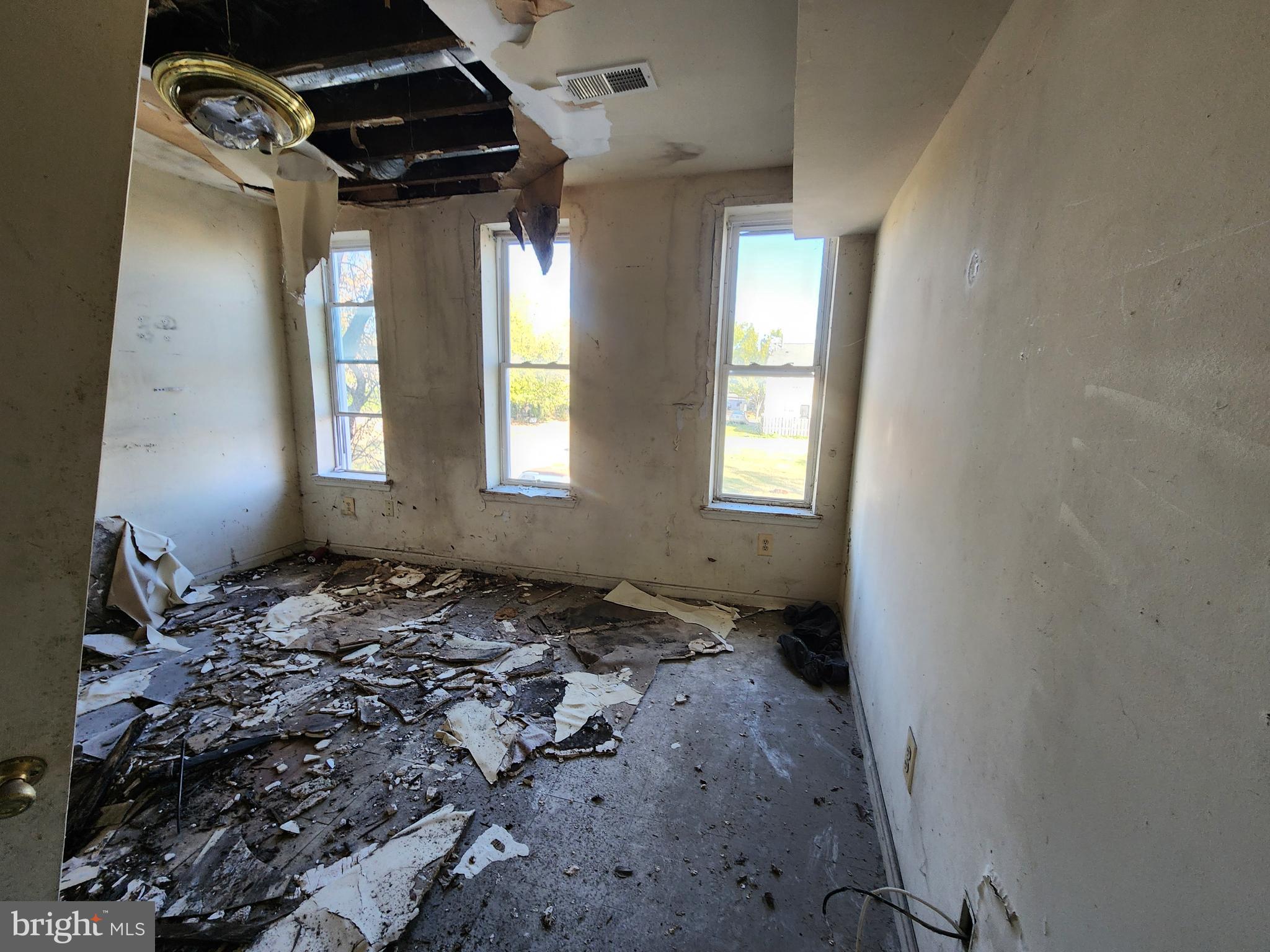 SANDTOWN-WINCHESTER - Residential