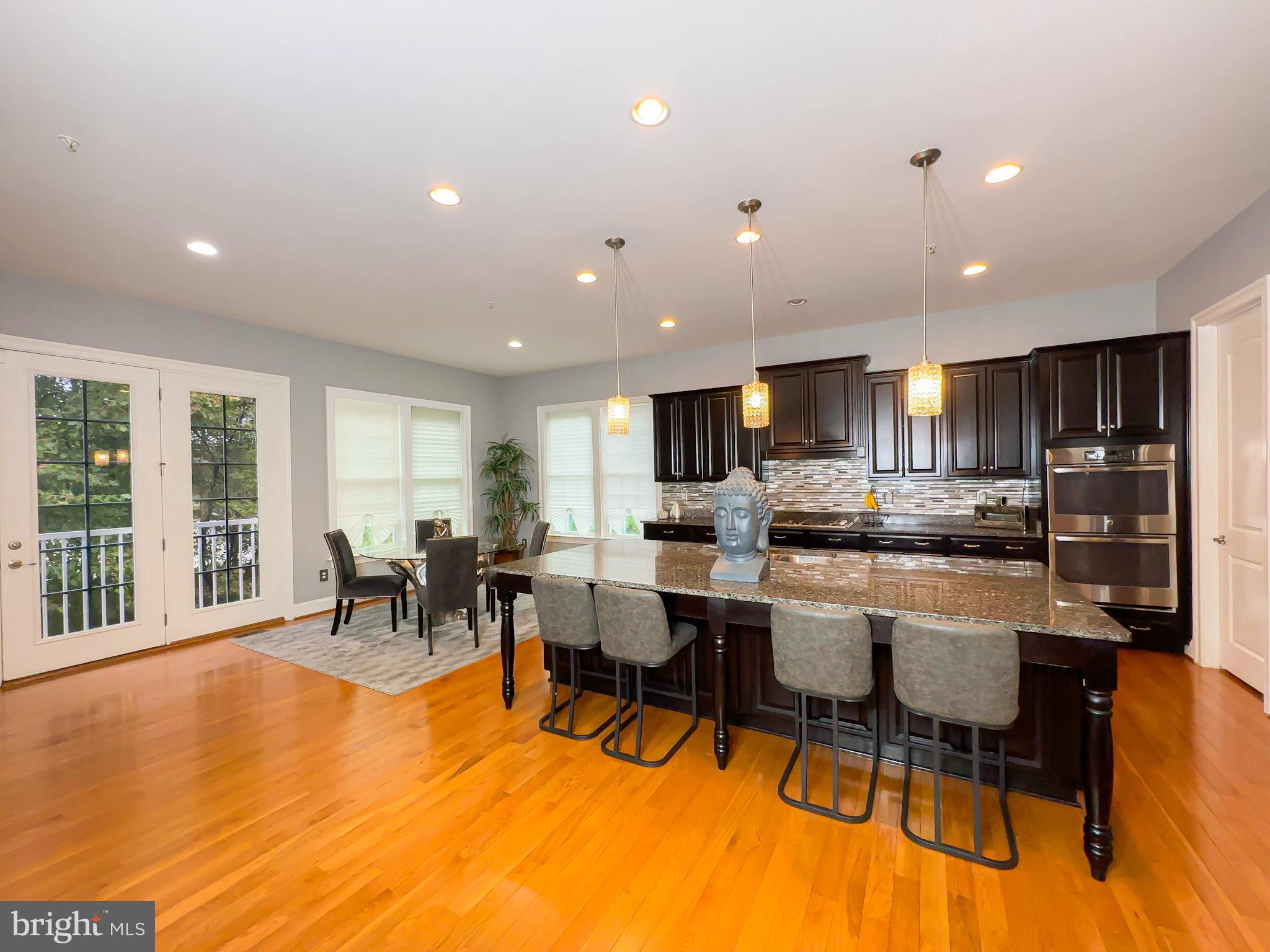 OAK CREEK SINGLES - Residential