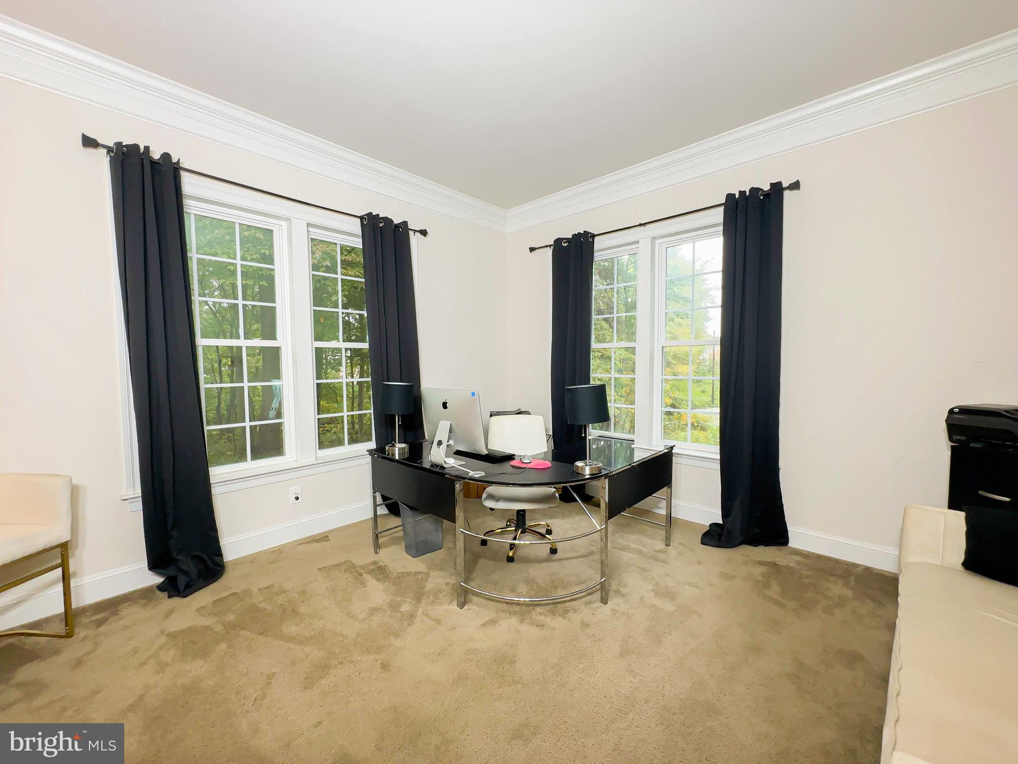 OAK CREEK SINGLES - Residential