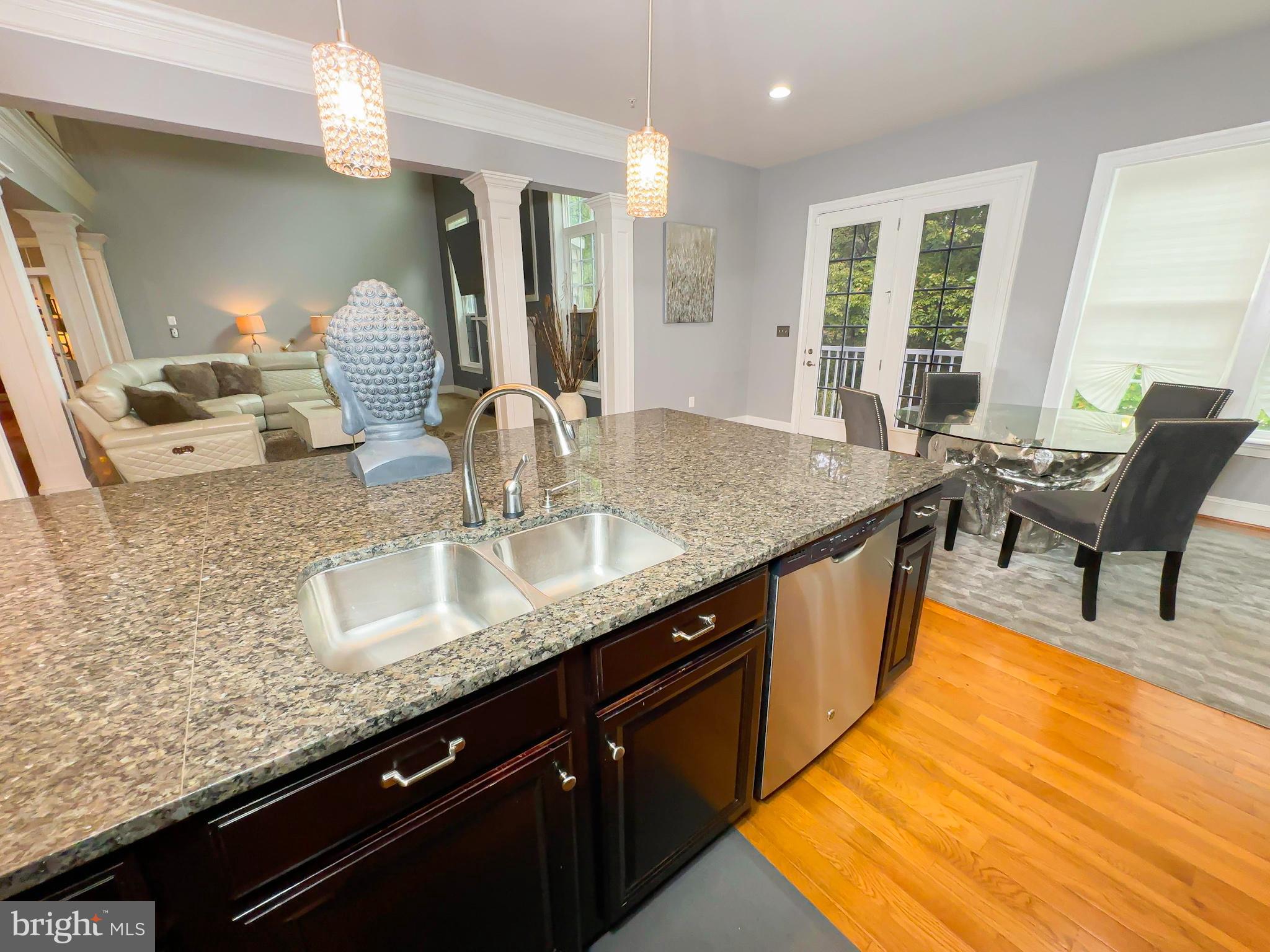 OAK CREEK SINGLES - Residential