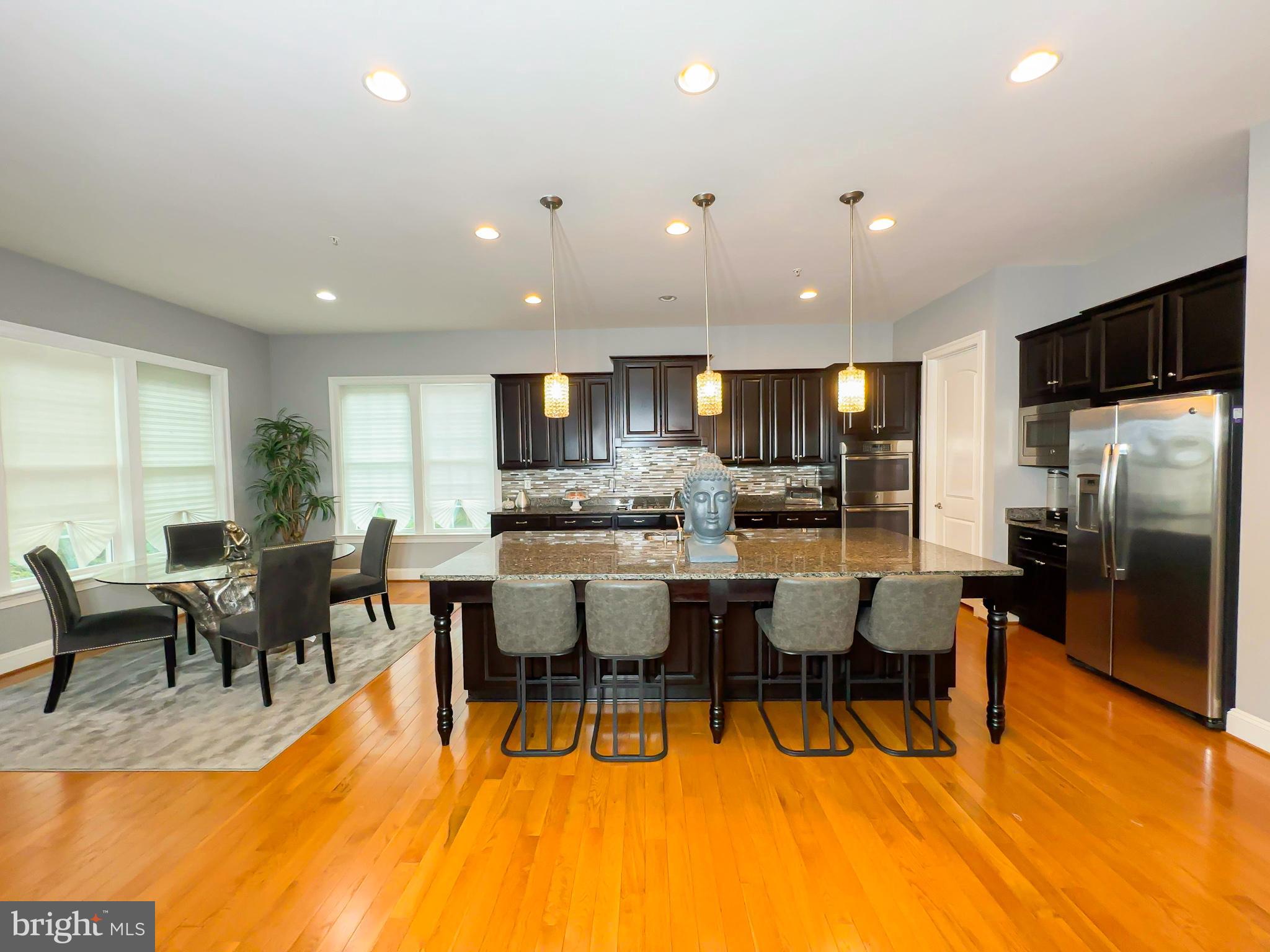 OAK CREEK SINGLES - Residential