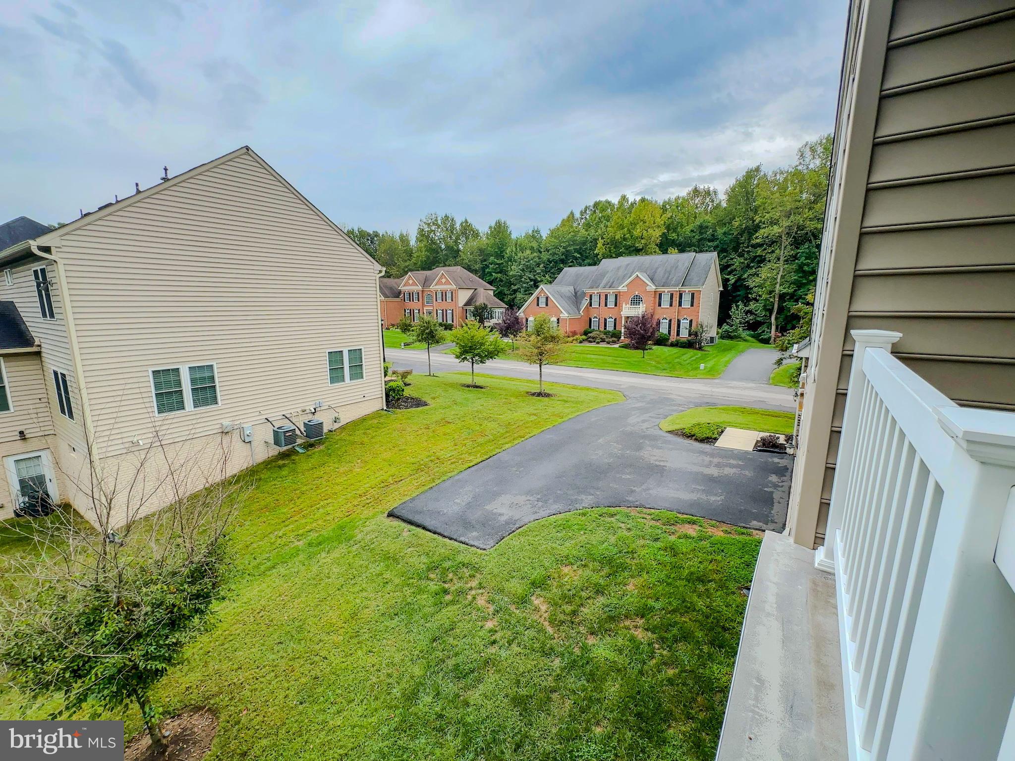 OAK CREEK SINGLES - Residential