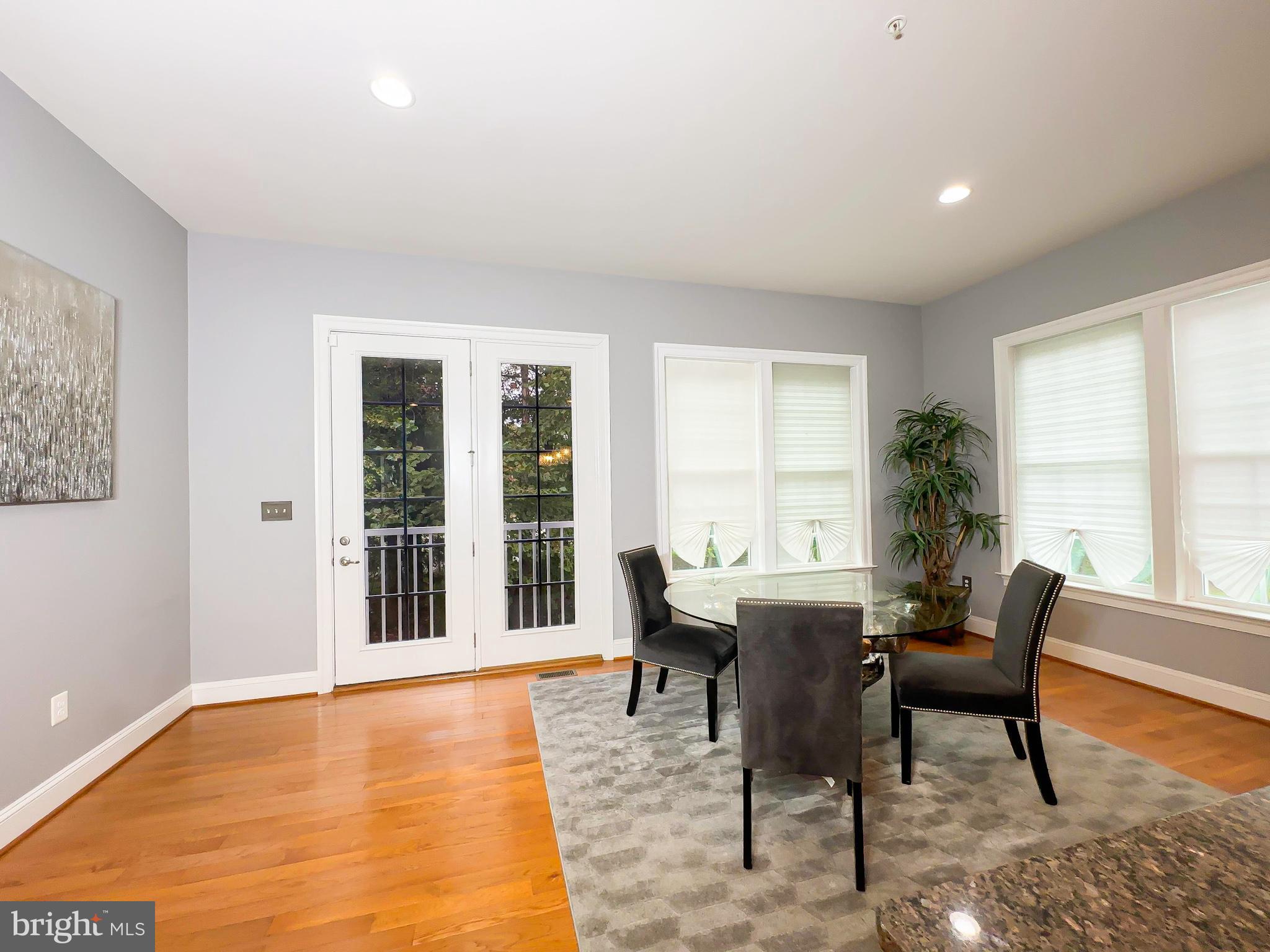 OAK CREEK SINGLES - Residential