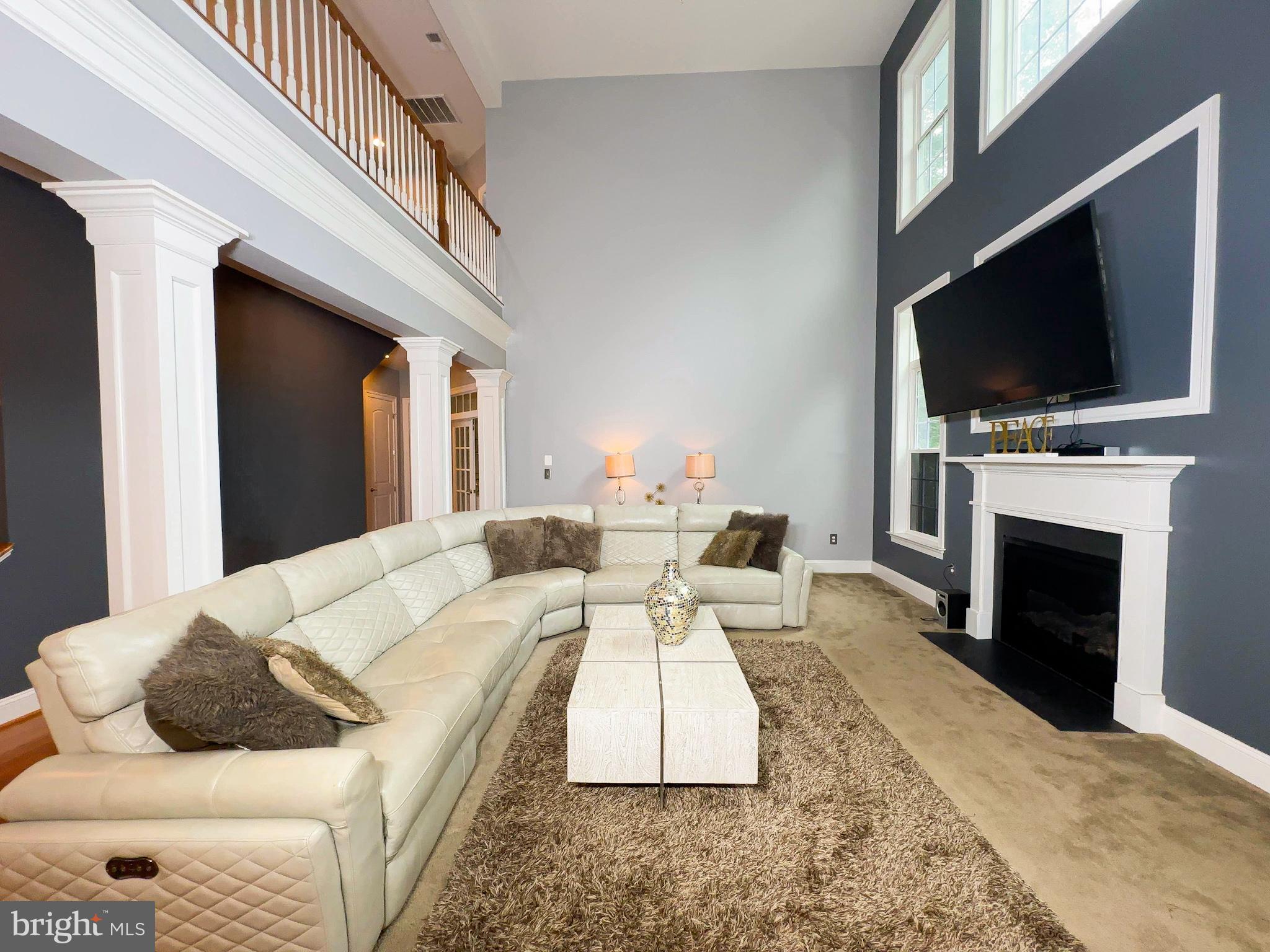 OAK CREEK SINGLES - Residential