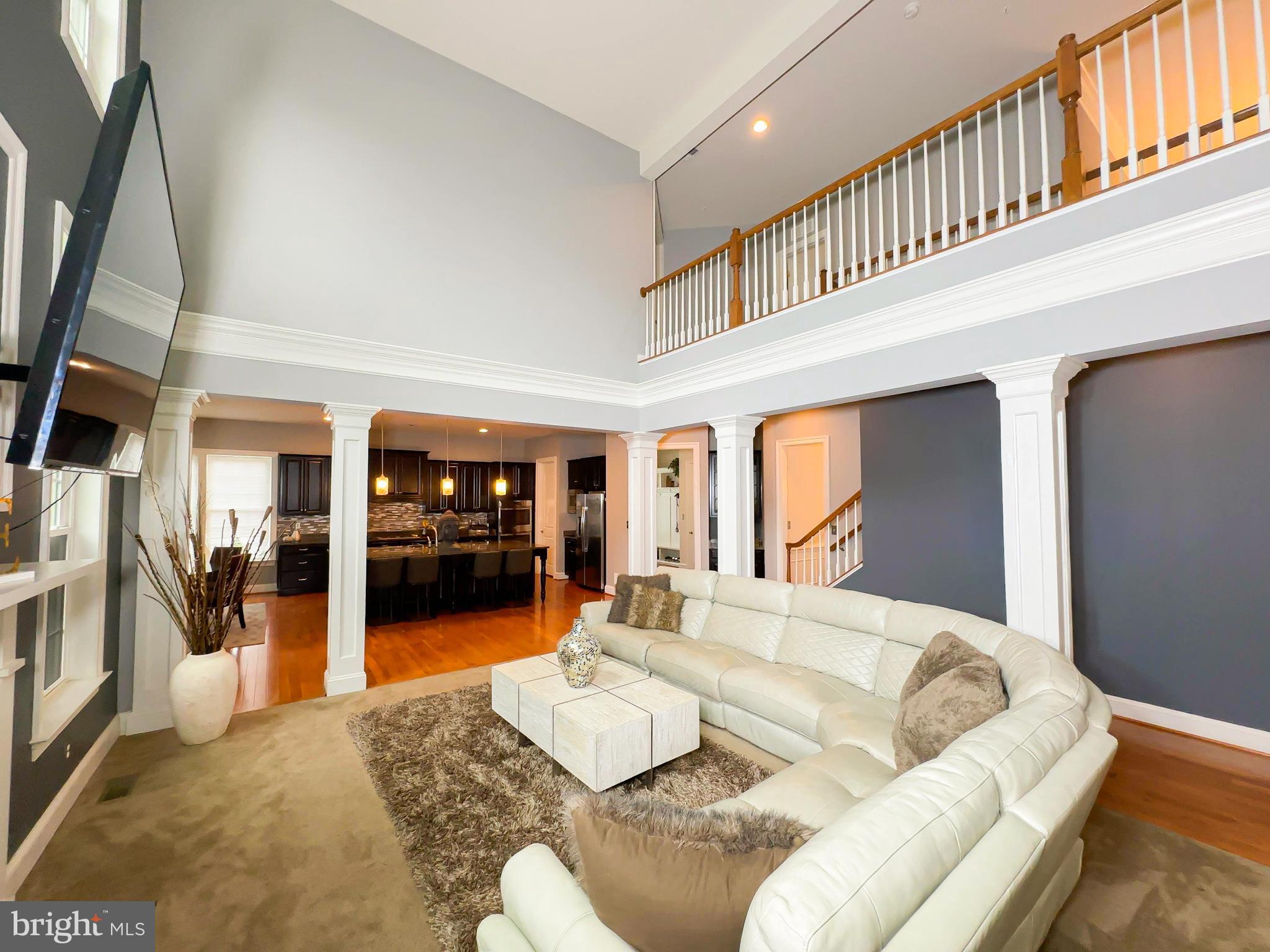 OAK CREEK SINGLES - Residential