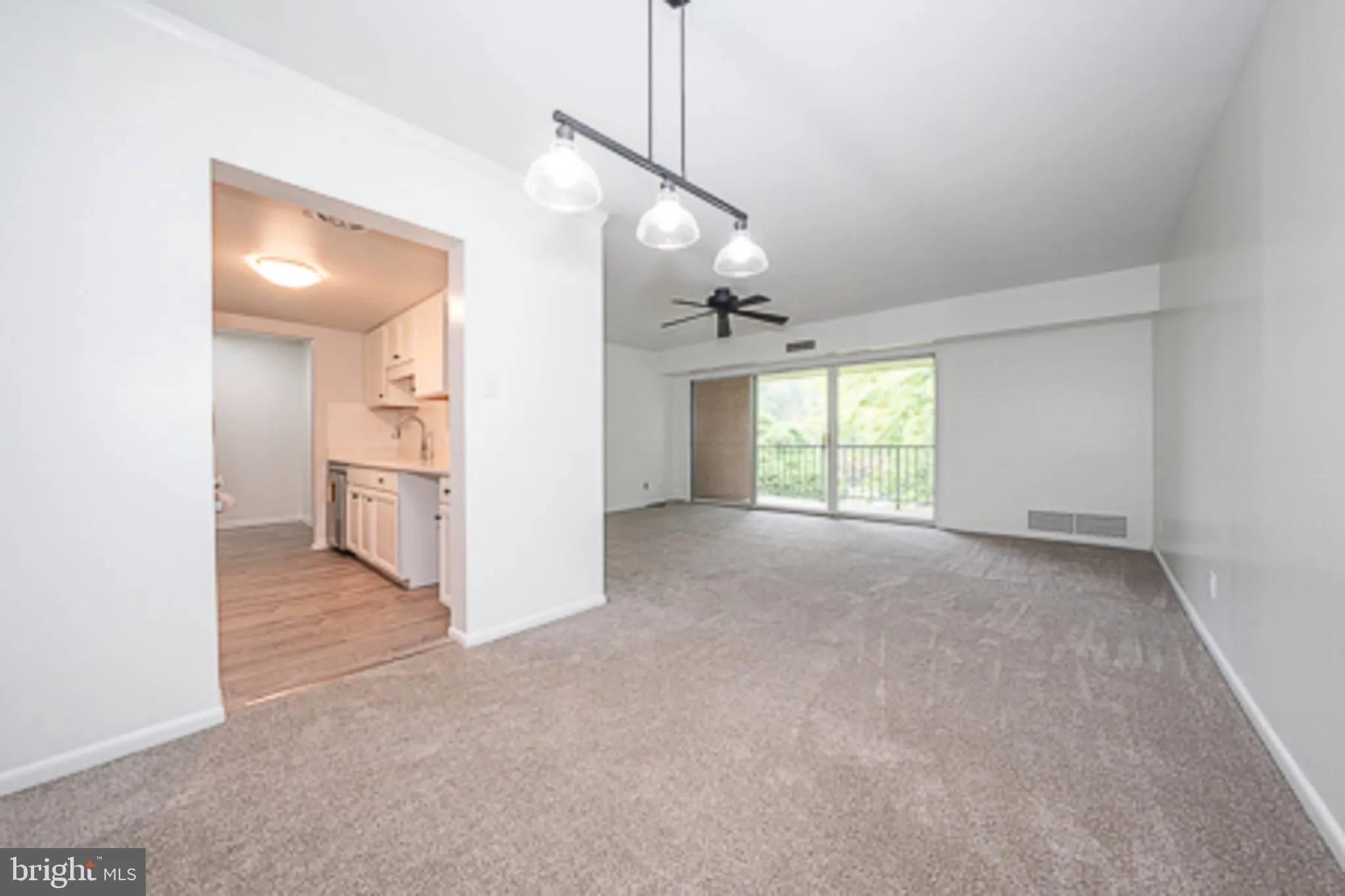 Wayne, Pennsylvania 19087, United States, 2 Bedrooms Bedrooms, ,2 BathroomsBathrooms,Residential,Active,208684