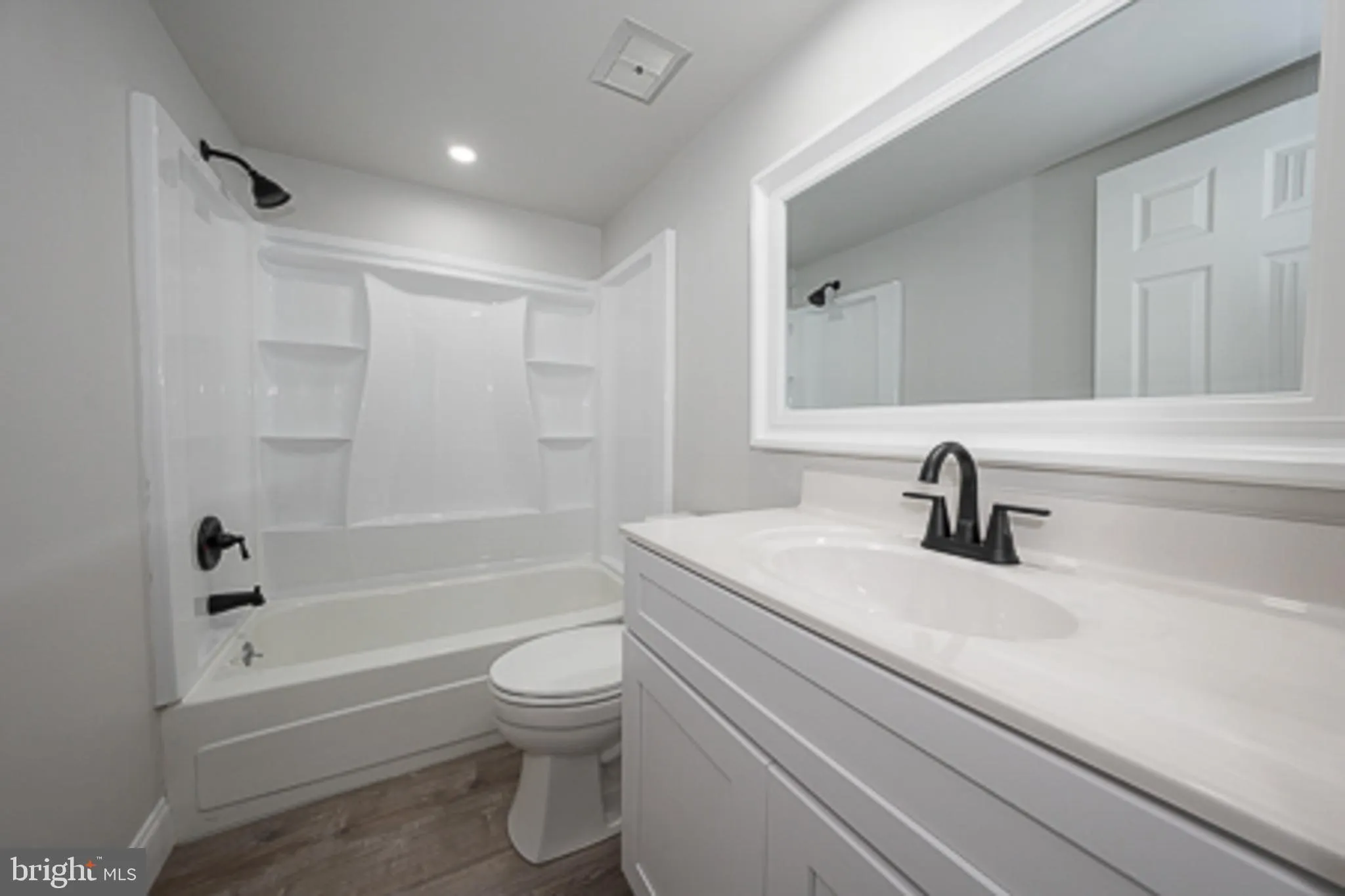 Wayne, Pennsylvania 19087, United States, 2 Bedrooms Bedrooms, ,2 BathroomsBathrooms,Residential,Active,208684