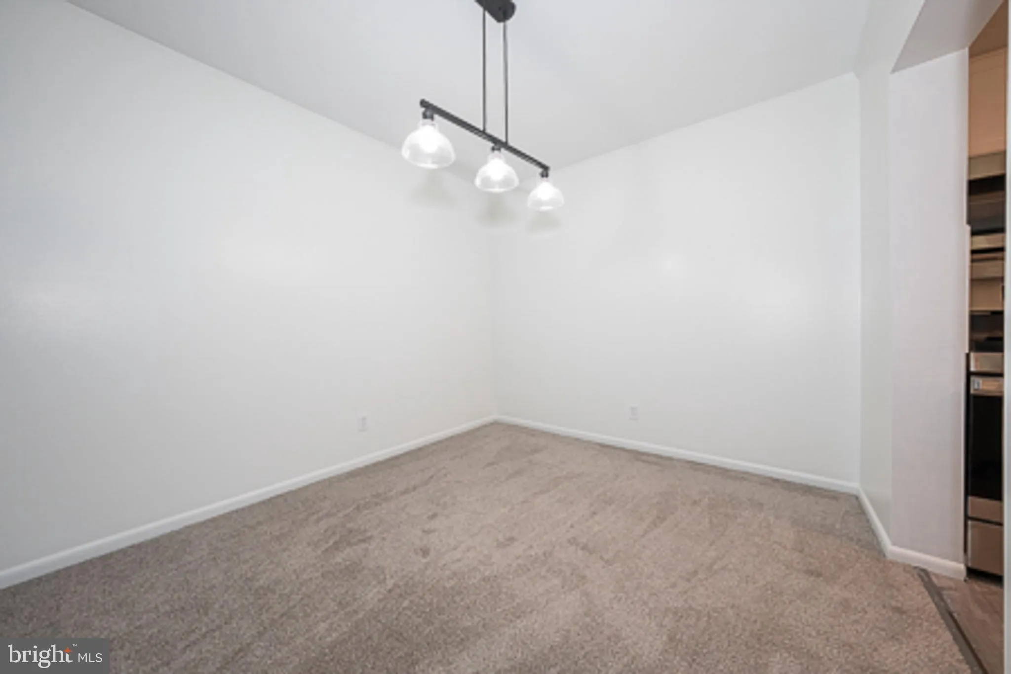 Wayne, Pennsylvania 19087, United States, 2 Bedrooms Bedrooms, ,2 BathroomsBathrooms,Residential,Active,208684