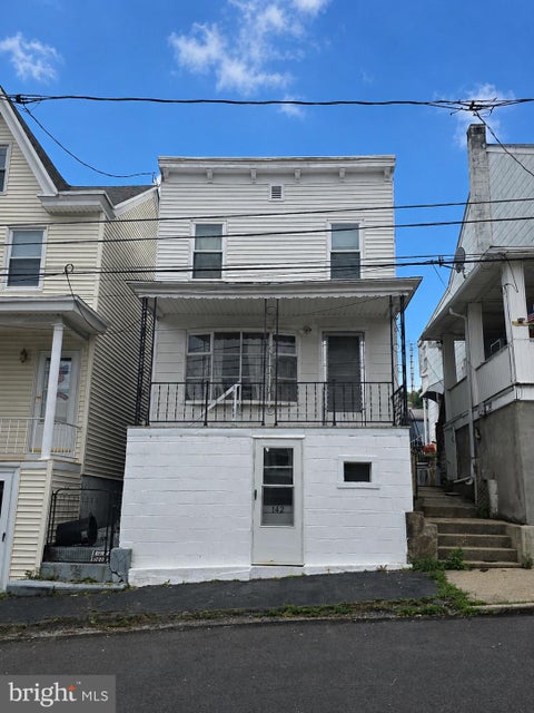Homes For Sale - 142 Arnot Street<br/> Schuylkill County, SAINT CLAIR, PA 17970