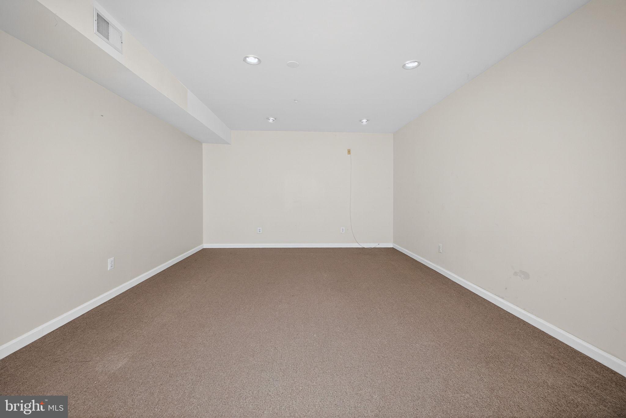 CAMBRIDGE ESTATES - Residential