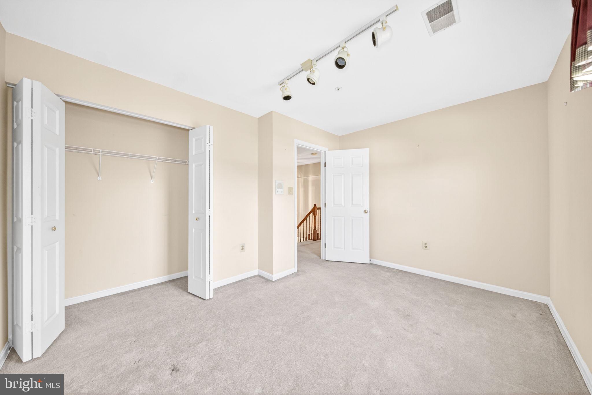 CAMBRIDGE ESTATES - Residential