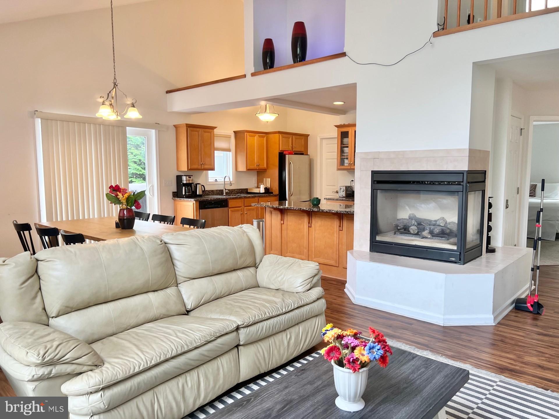 LAURELWOODS II - Residential