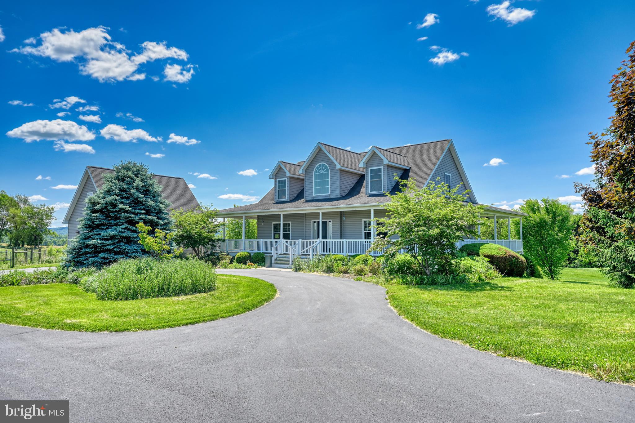 484 RACE ROAD
