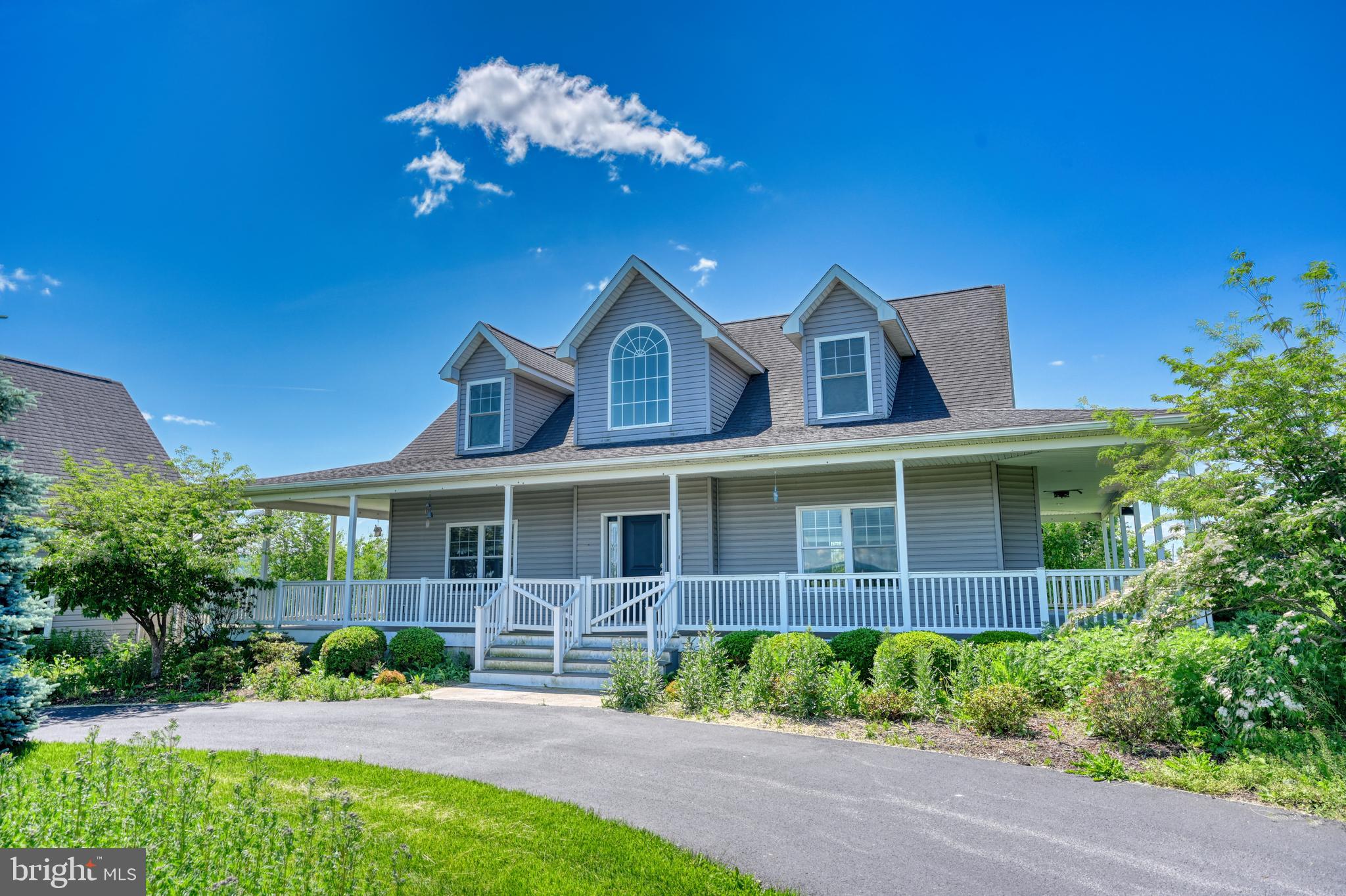 484 RACE ROAD