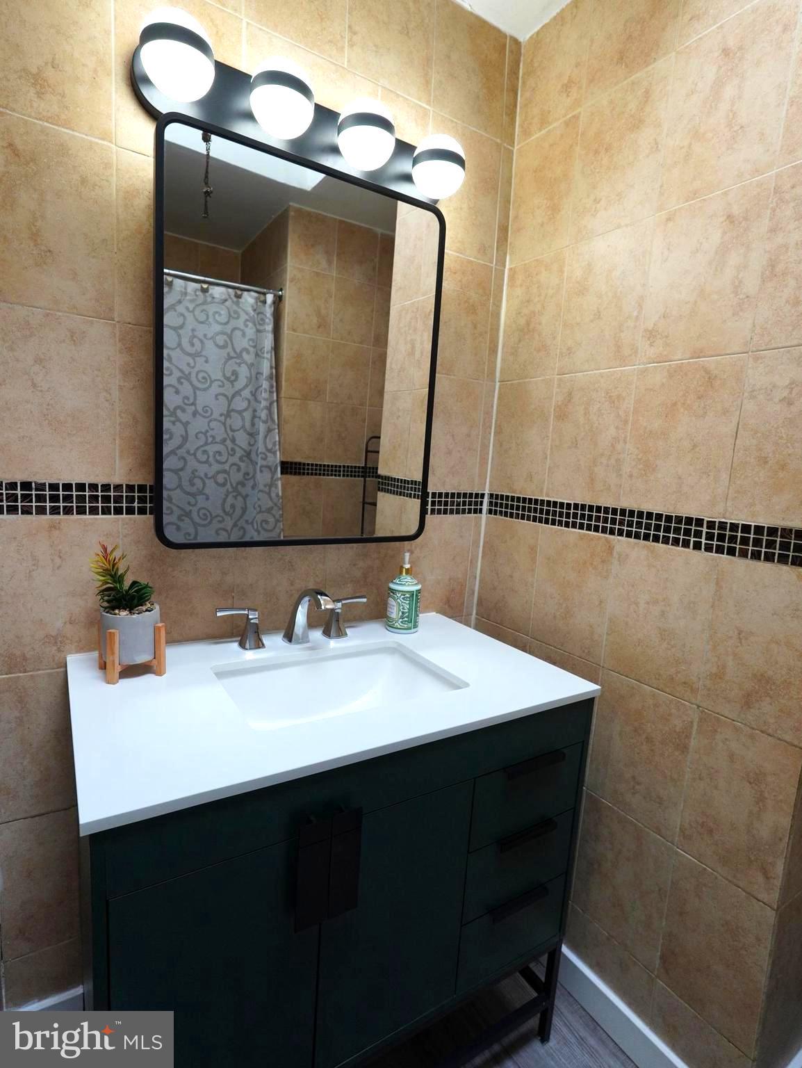 MAYFAIR (WEST) - Residential