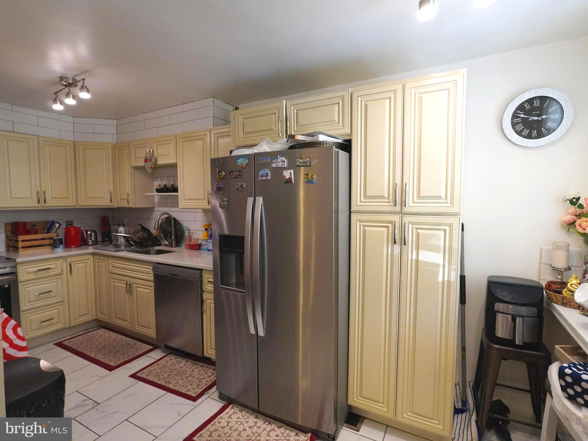 MAYFAIR (WEST) - Residential