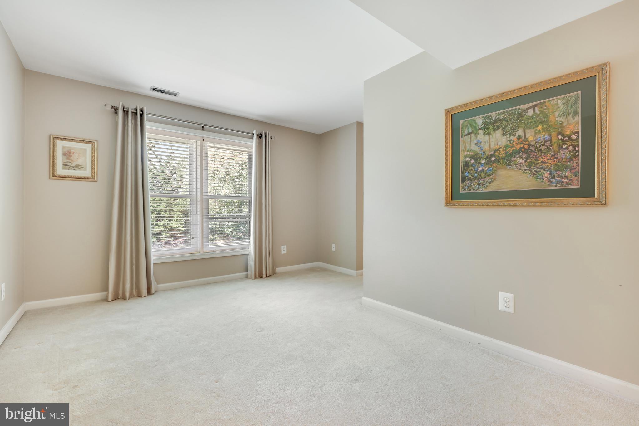 COUNTRYSIDE - Residential