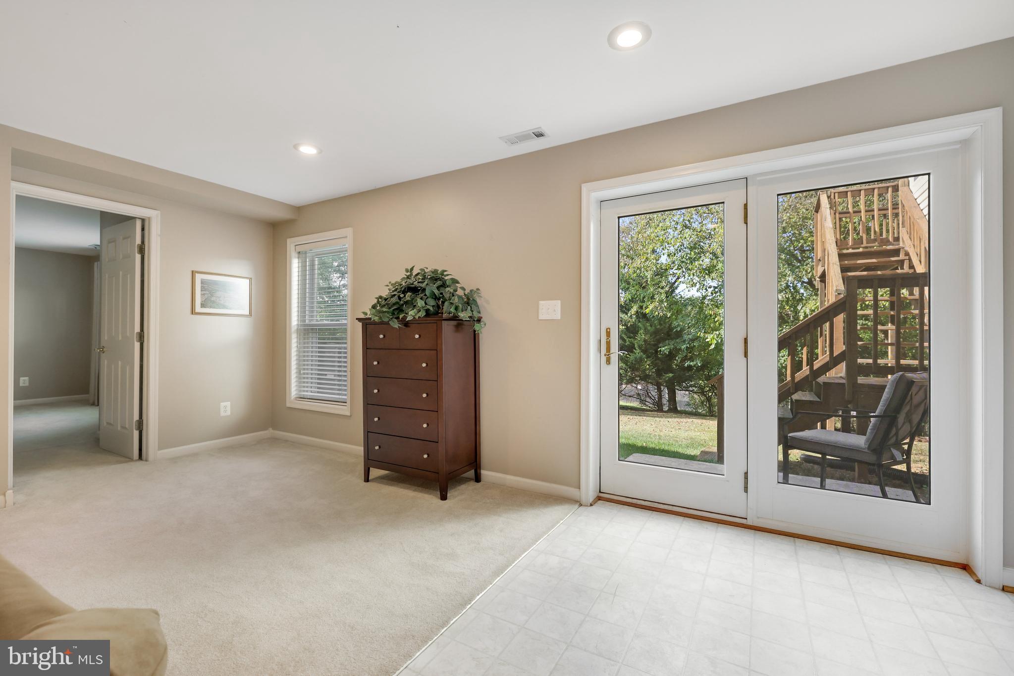 COUNTRYSIDE - Residential