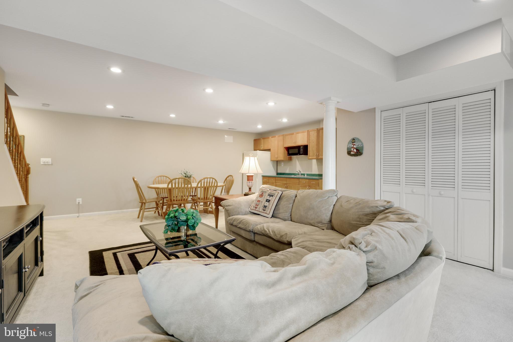 COUNTRYSIDE - Residential