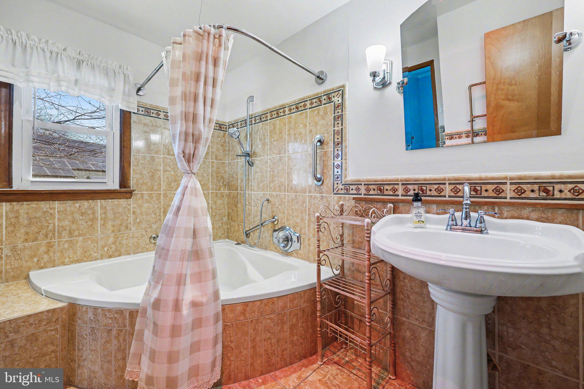 COUNTRY CLUB PARK - Residential