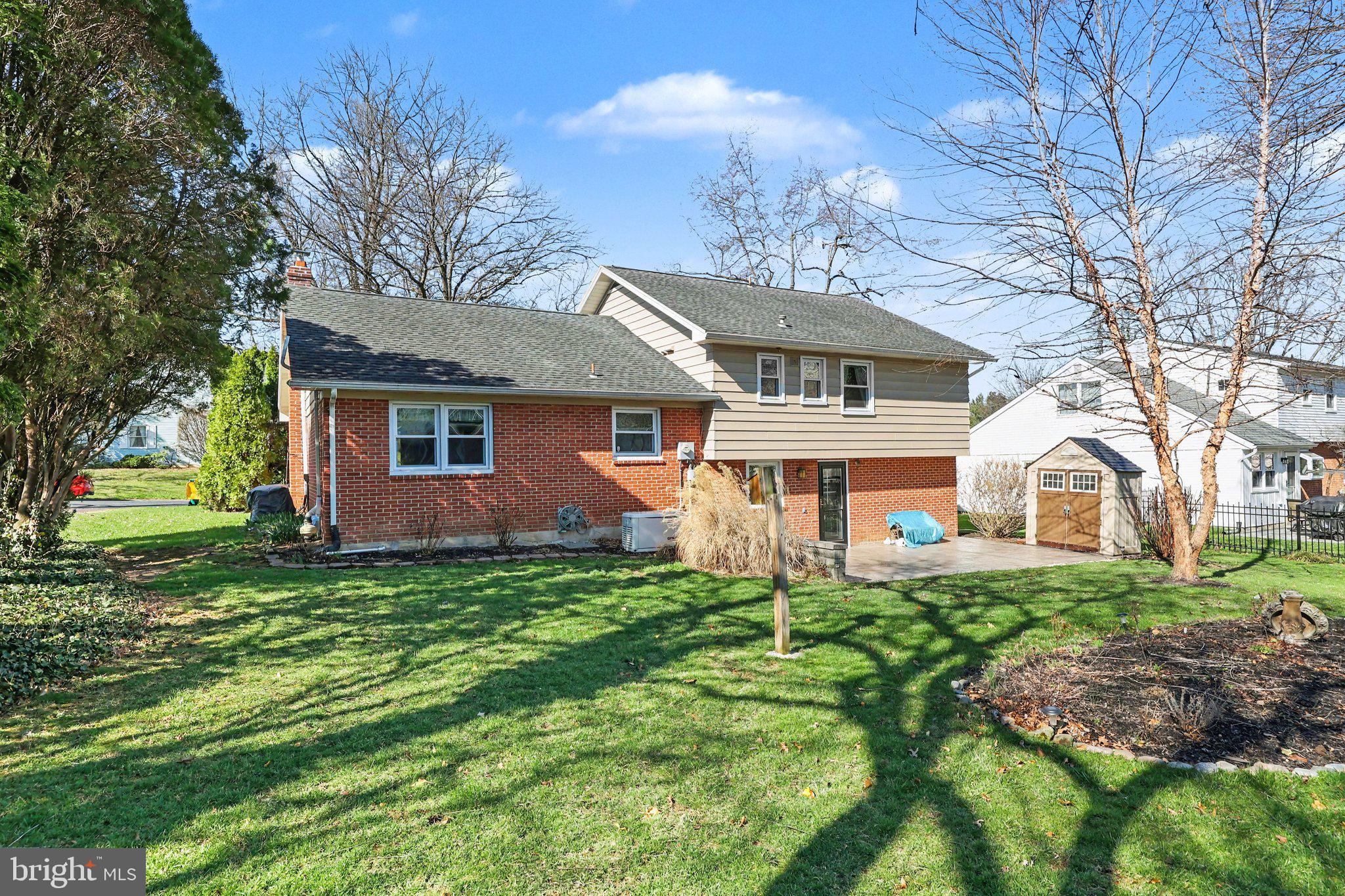 COUNTRY CLUB PARK - Residential