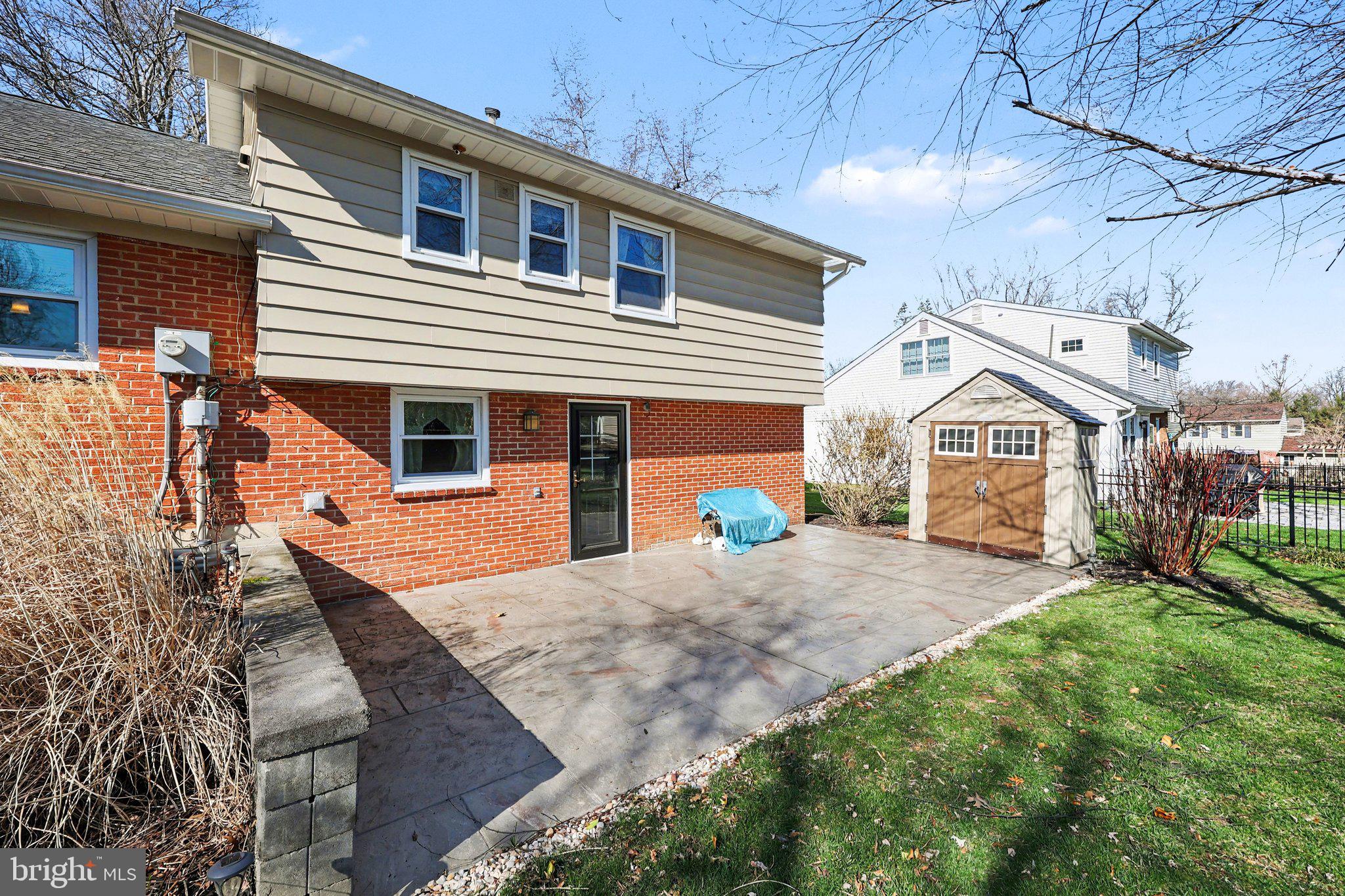 COUNTRY CLUB PARK - Residential