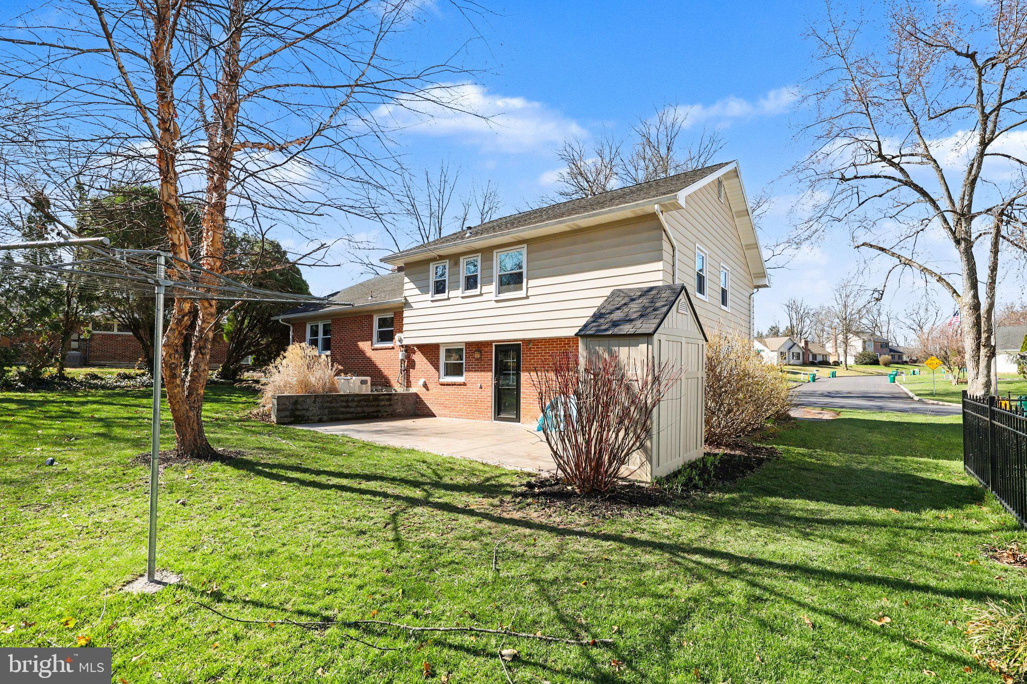 COUNTRY CLUB PARK - Residential