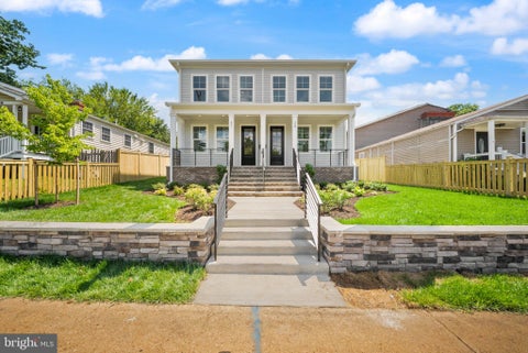 Photo of 29 E Reed Avenue, ALEXANDRIA, VA 22305 (MLS # VAAX2065886)