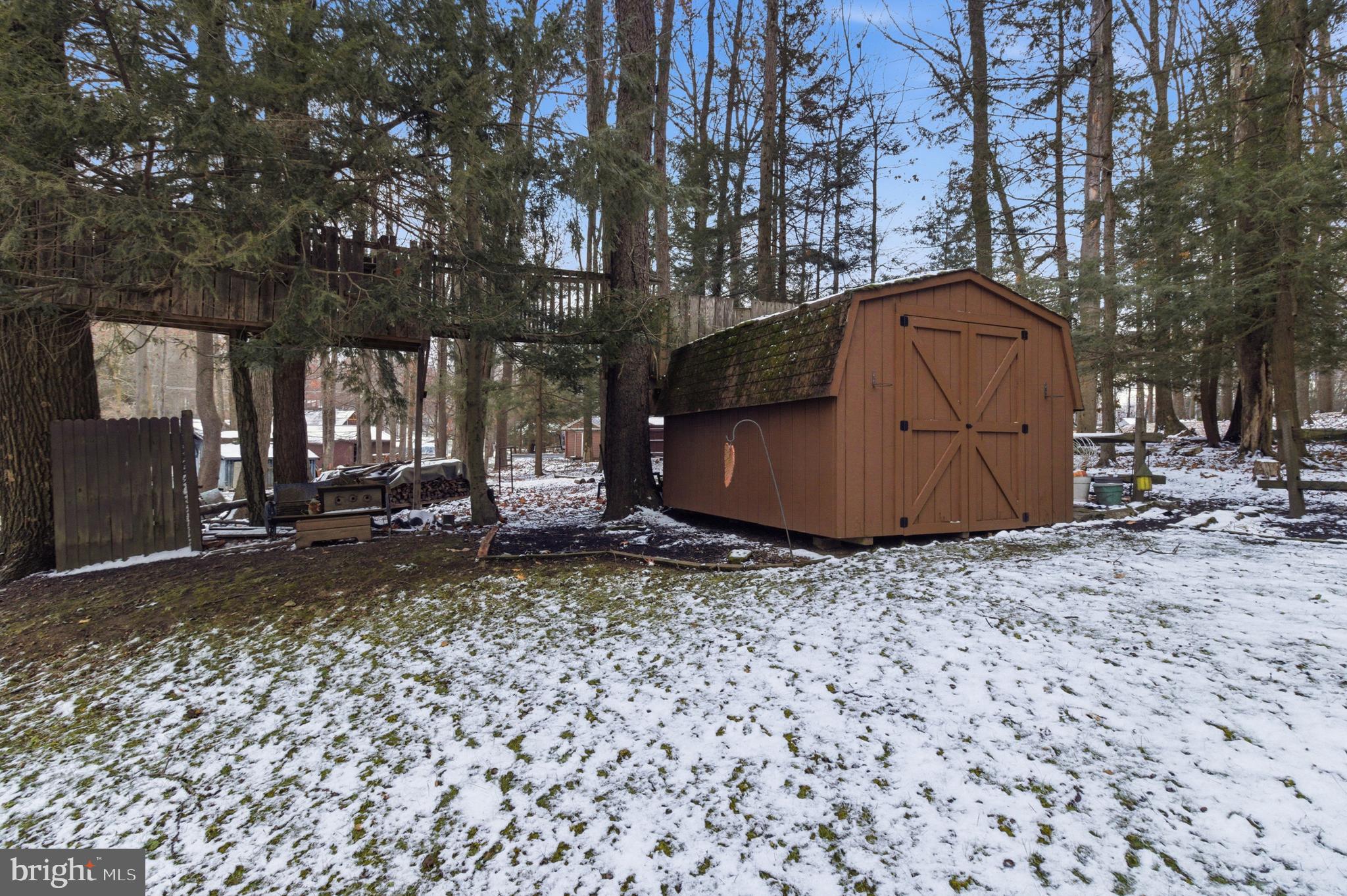 TREASURE LAKE - Residential