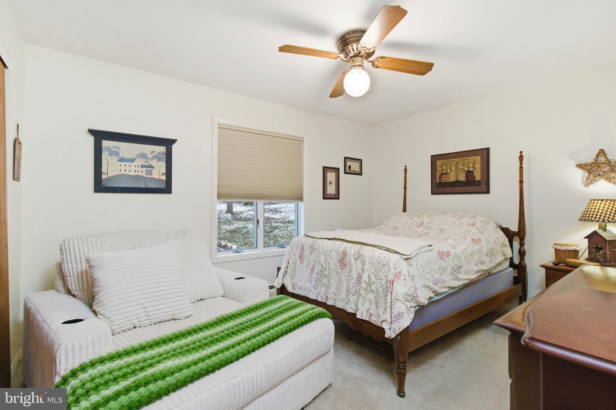 TREASURE LAKE - Residential