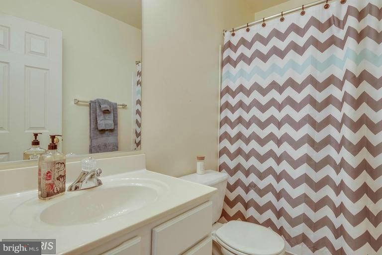 POTOMAC LAKES - Residential Lease