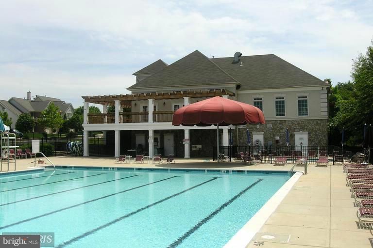 POTOMAC LAKES - Residential Lease