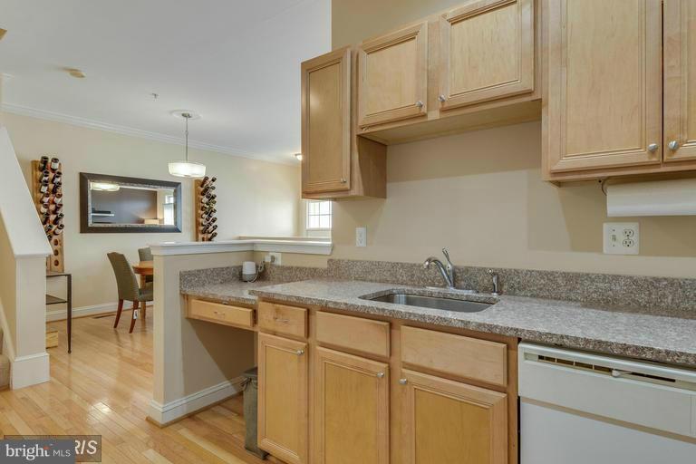 POTOMAC LAKES - Residential Lease